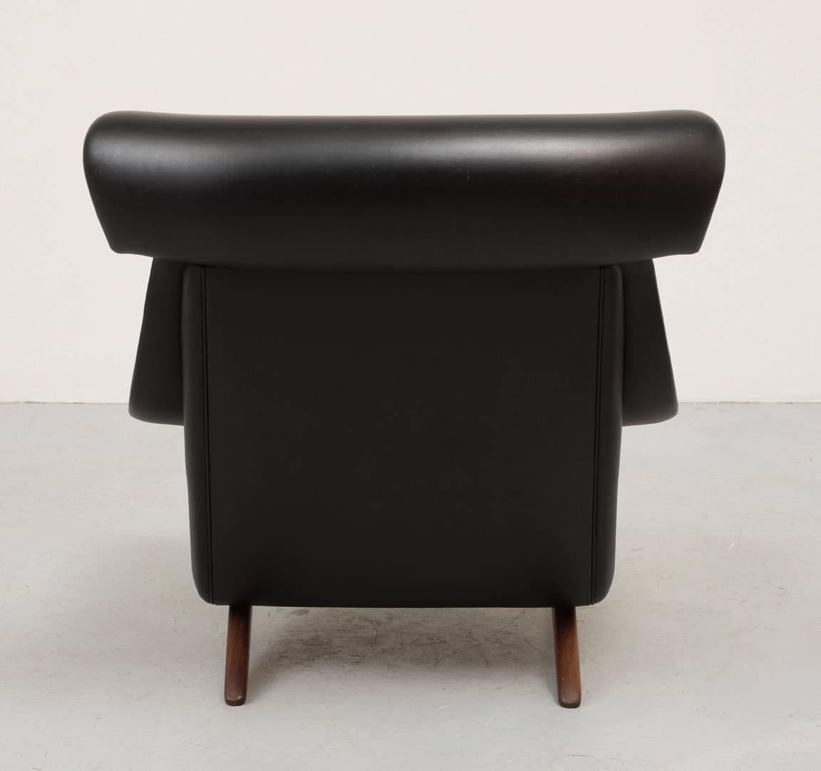 Danish Lounge Chair by Illum Wikkelsø