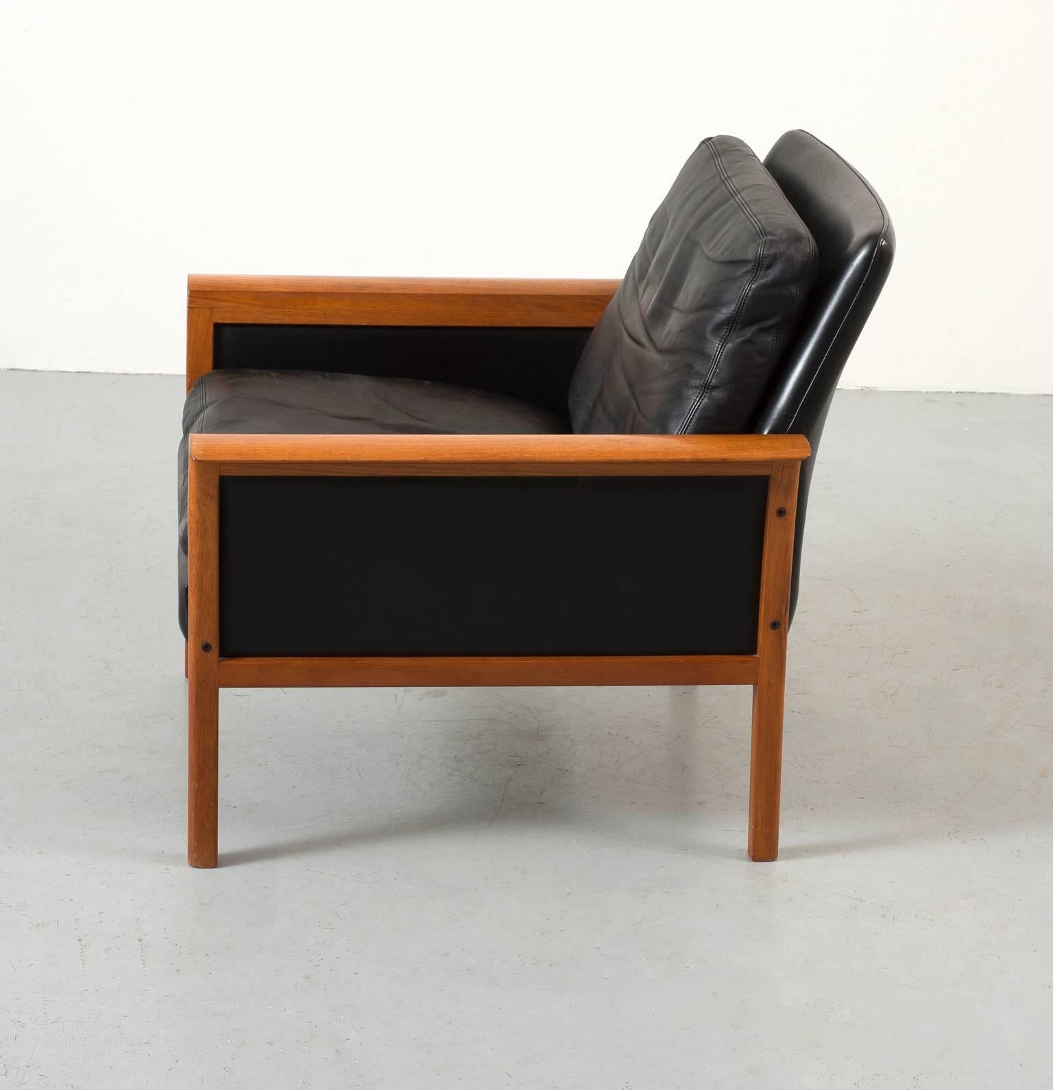 Mid-Century Modern Hans Olsen Teak and Leather Lounge Chair For Sale