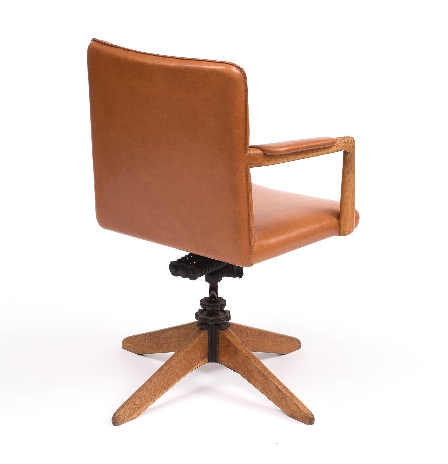 Mid-Century Modern Early Desk Chair Model A721 by Hans Wegner, 1940s For Sale