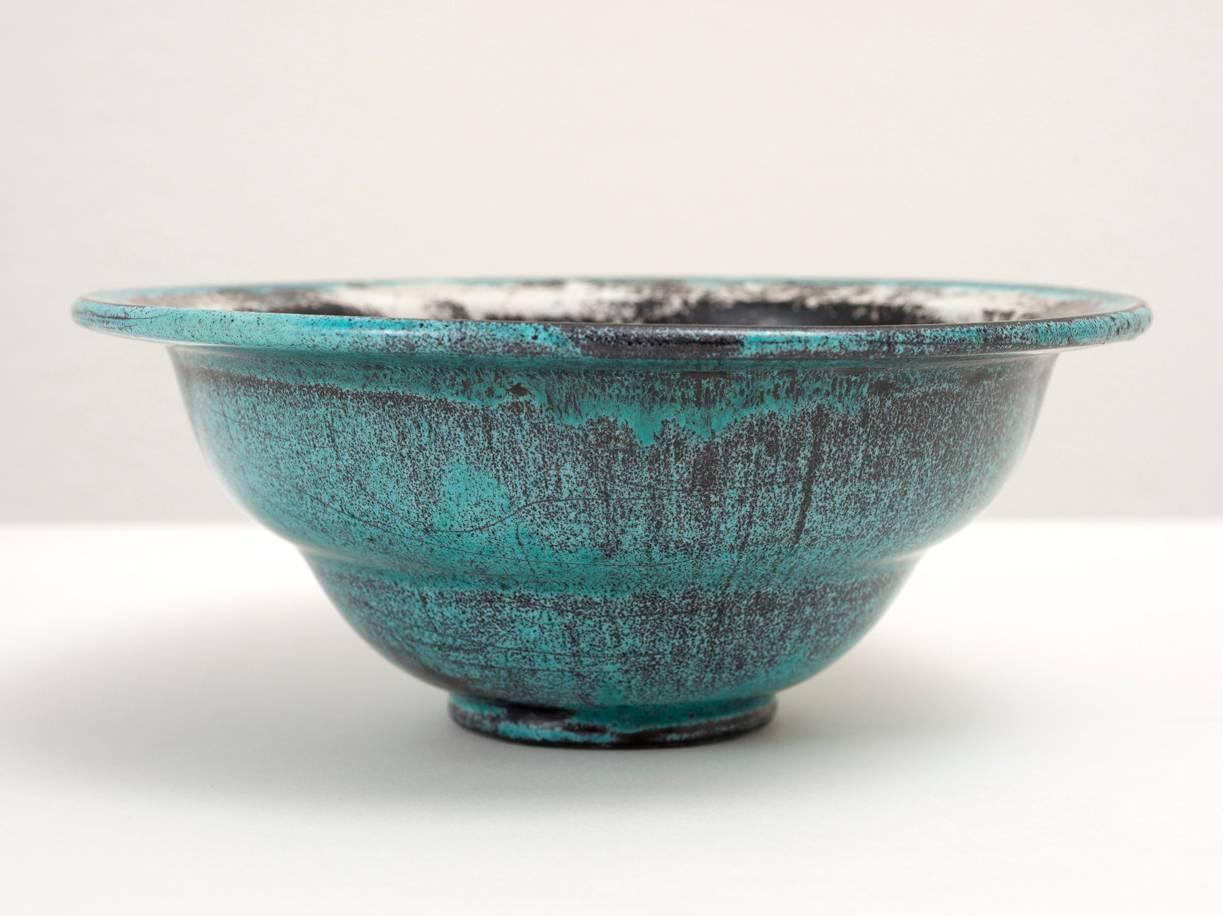 Bowl by Svend Hammershoj for Herman A. Kahler Keramik in turquoise, black and white glaze, Denmark, 1930s.