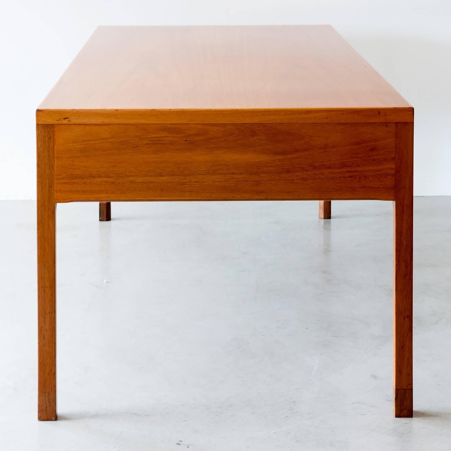 Scandinavian Modern Elegant Desk by Ejner Larsen and Aksel Bender Madsen in Mahogany and Rosewood