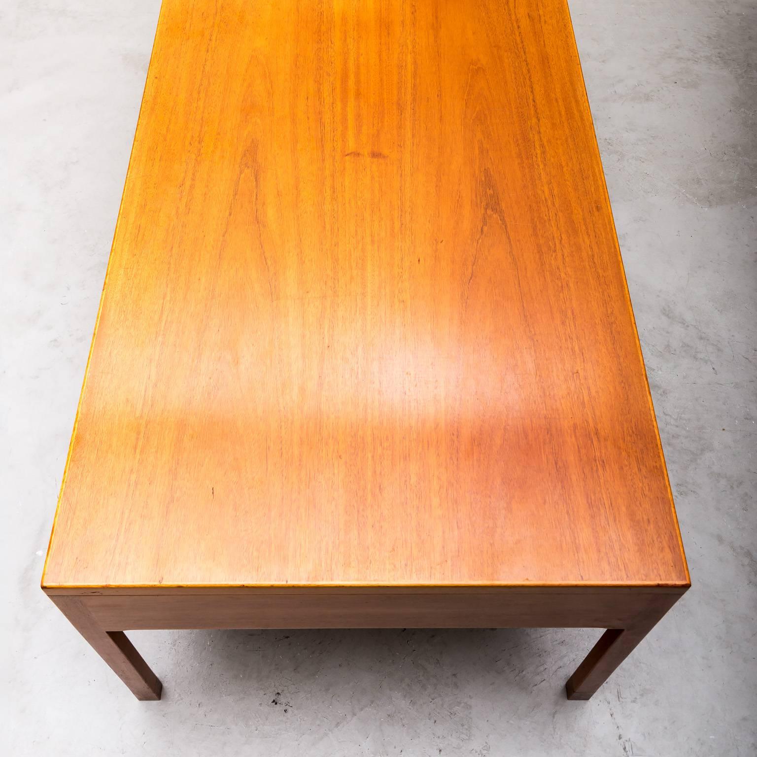 Elegant Desk by Ejner Larsen and Aksel Bender Madsen in Mahogany and Rosewood In Excellent Condition In Sylacauga, AL