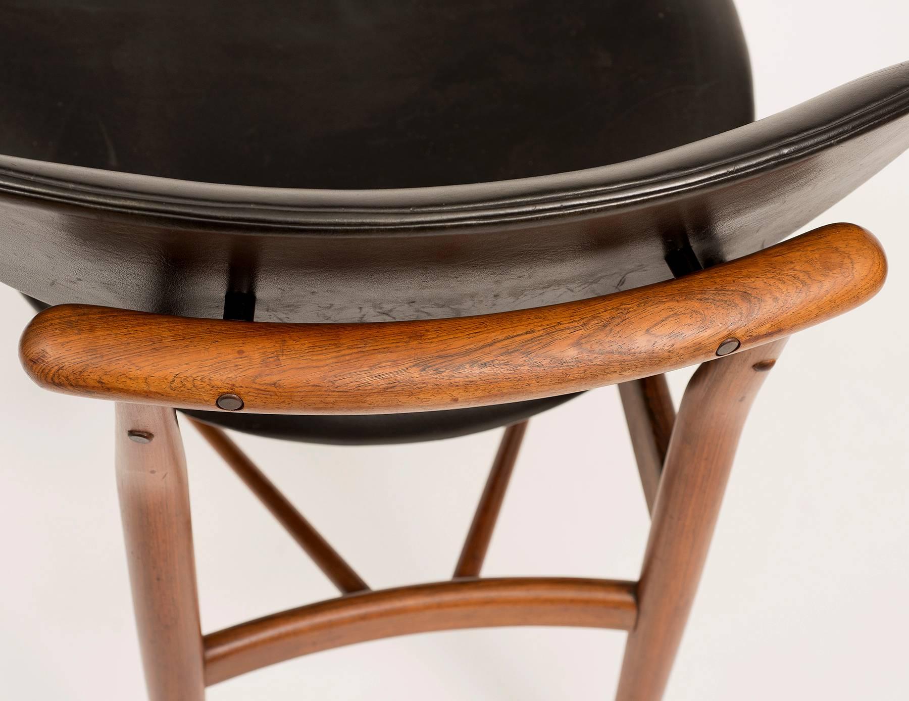 Set of Four Finn Juhl NV55 Dining Chairs in Rosewood and Black Leather, 1950s In Excellent Condition In Sylacauga, AL