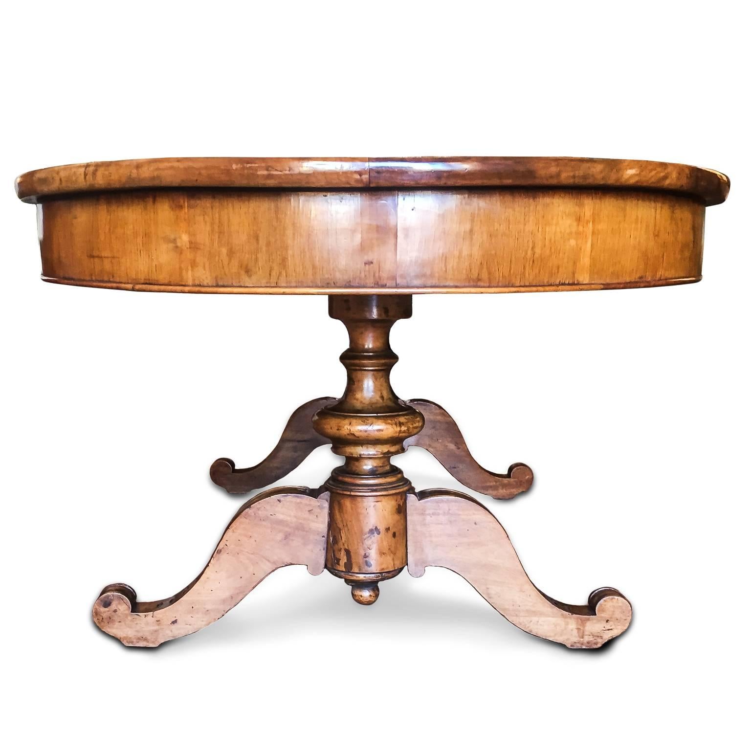 Carved Mid-19th Century Italian Walnut Dining Center Table with Wide Oval Veneered Top