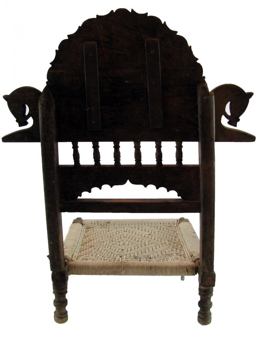 Indischer Klappstuhl aus handgeschnitztem Teakholz Pida Low Chair (Handgeschnitzt)