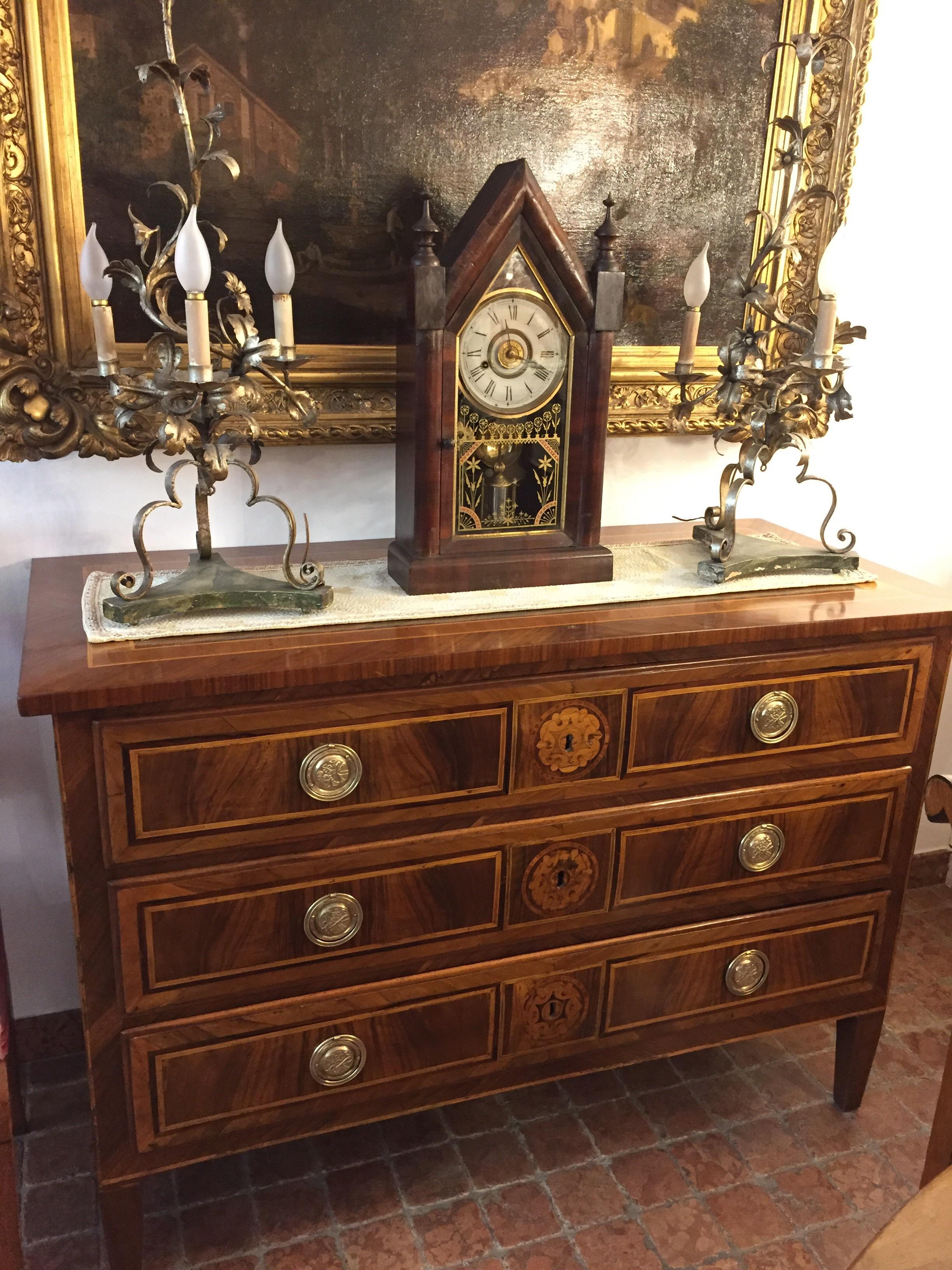 Early 19th Century Italian Directoire Chest of Drawers with Rose Marquetry 1