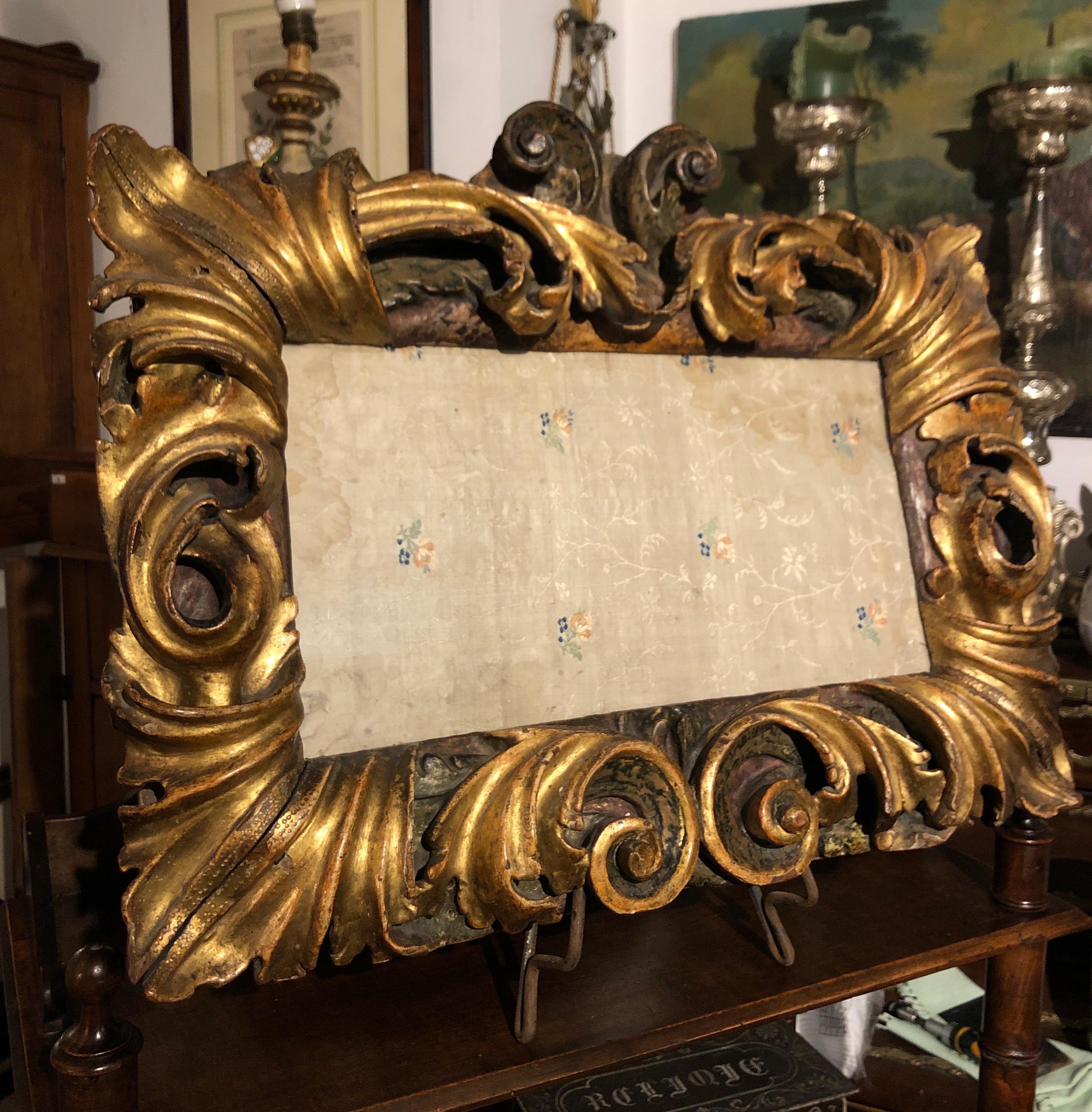 Italian Baroque Gilded Cartouche Sculpted Frame Early 1600s For Sale 7