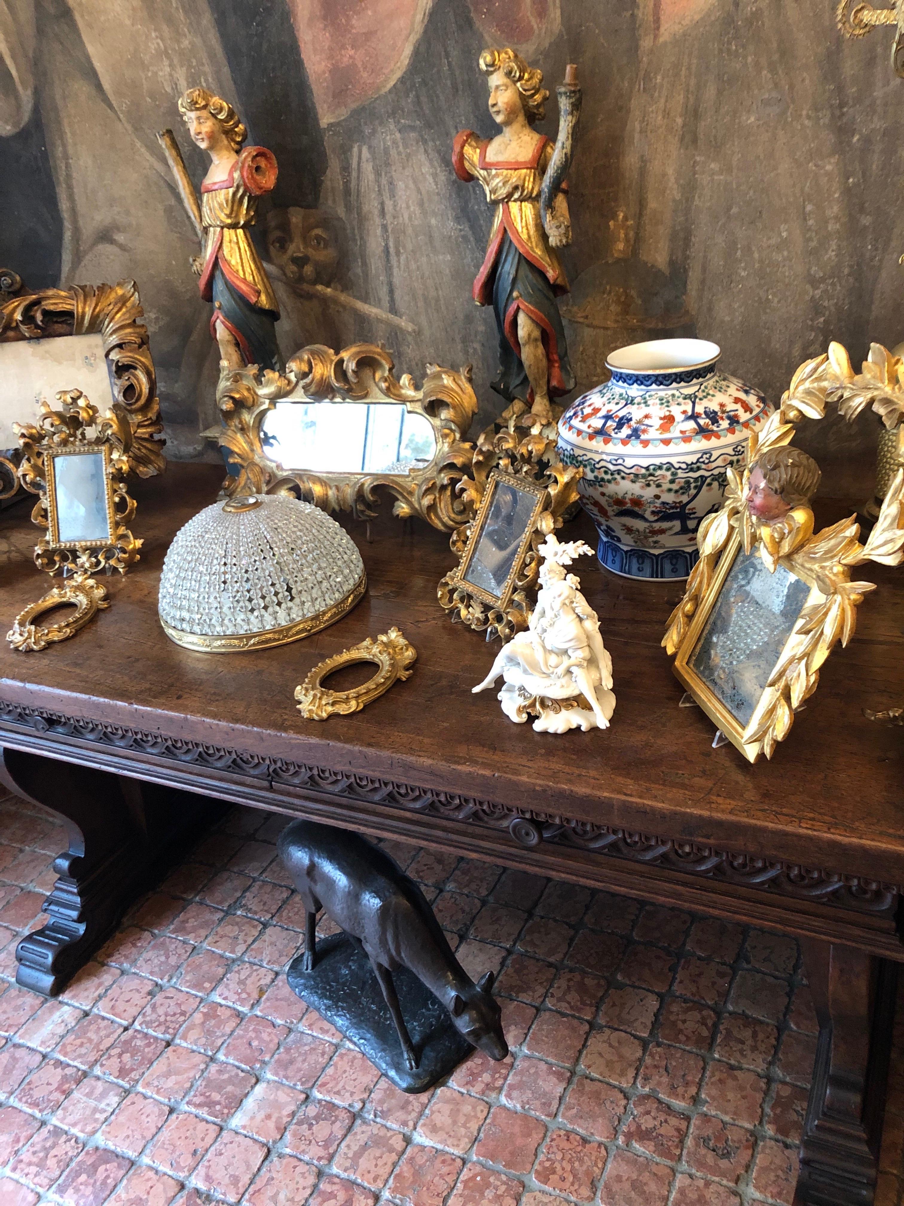 Table de bureau italienne en noyer avec tiroirs Renaissance Revival 19ème siècle en vente 12
