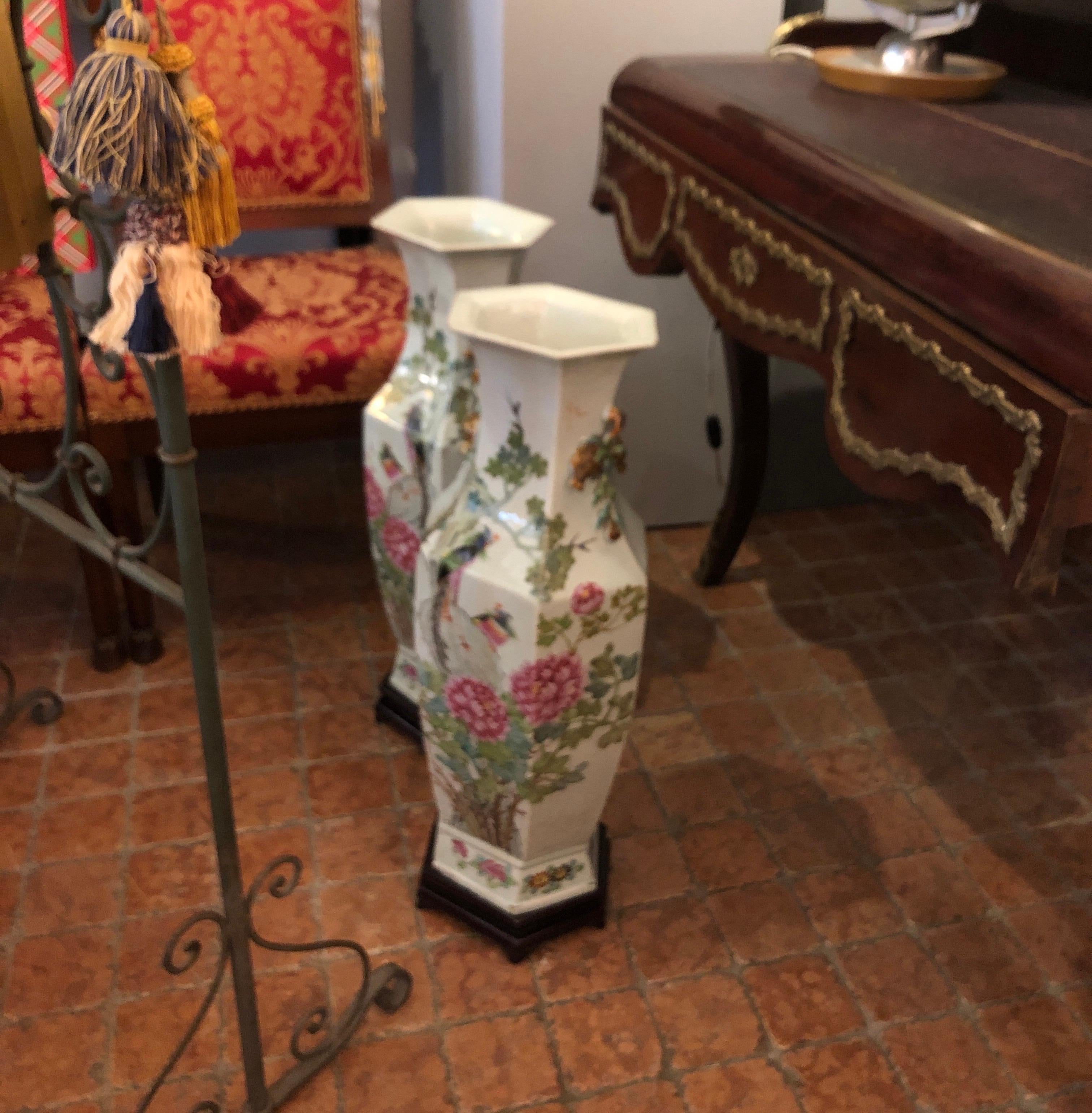 Paire de vases hexagonaux chinois 19ème siècle Dynastie Qing 60 cm de haut en vente 11