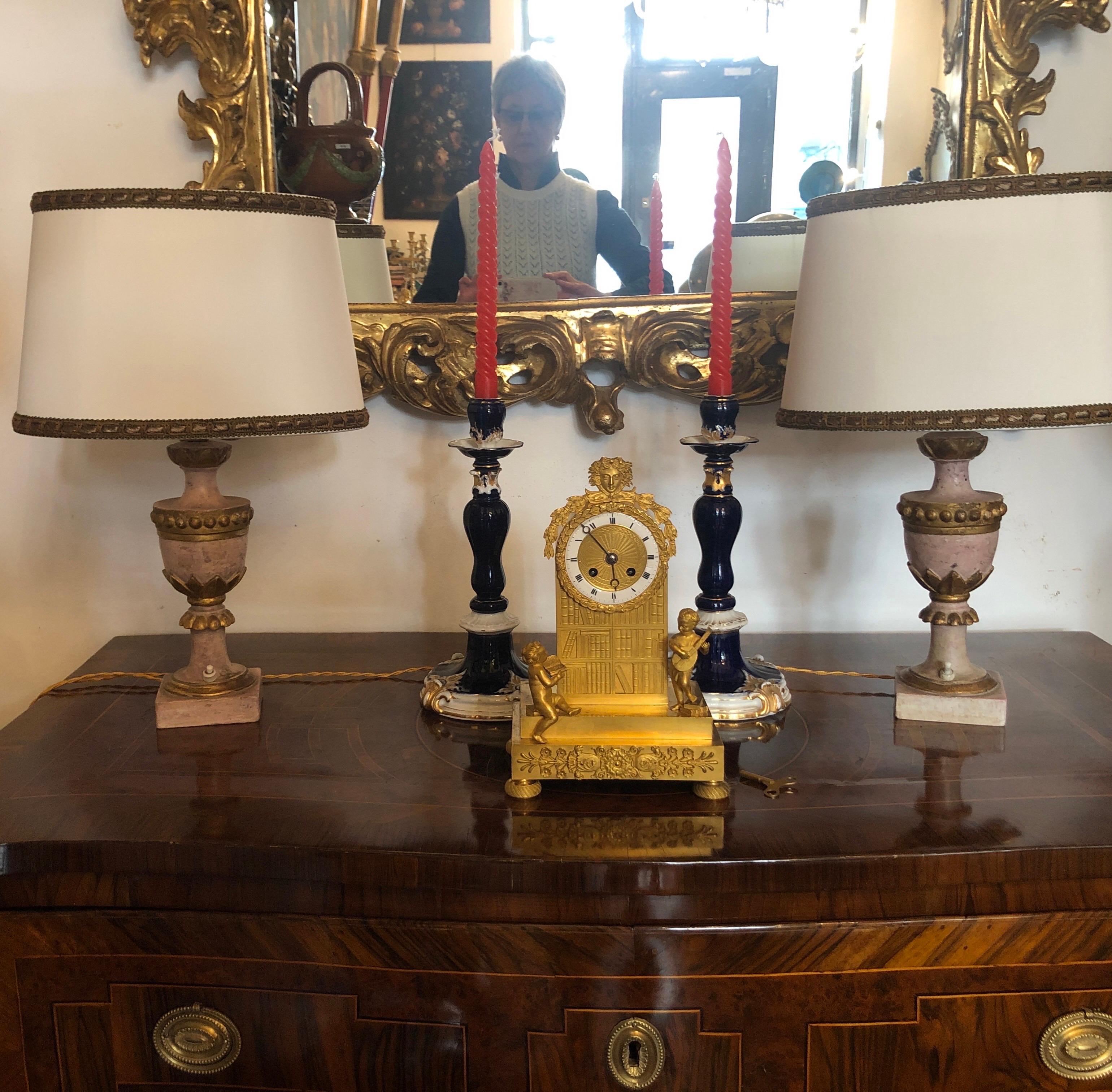 Coppia di Candelieri Meissen Blu Cobalto Bianco e Oro Prima Metà XIX Secolo in vendita 1
