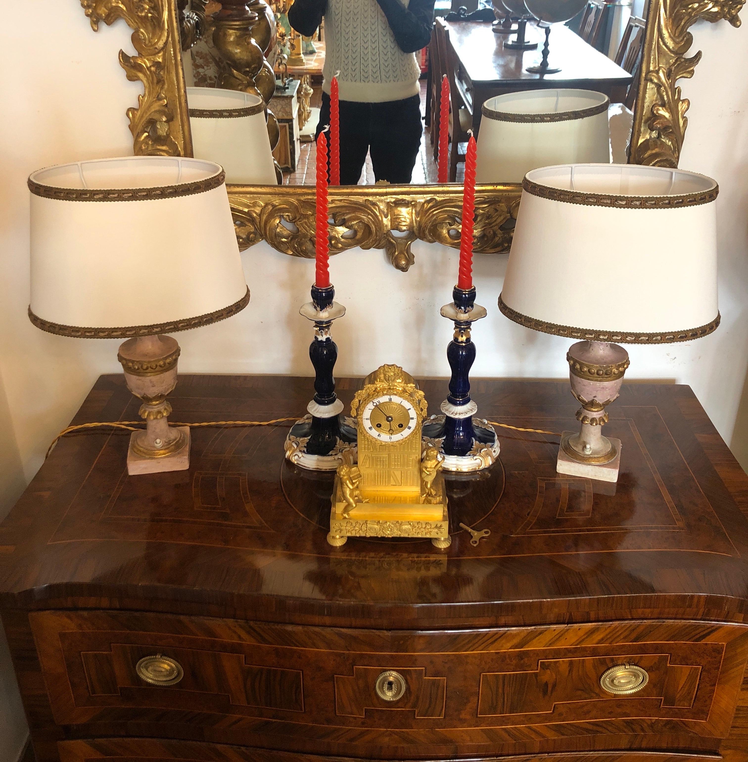Coppia di Candelieri Meissen Blu Cobalto Bianco e Oro Prima Metà XIX Secolo in vendita 2