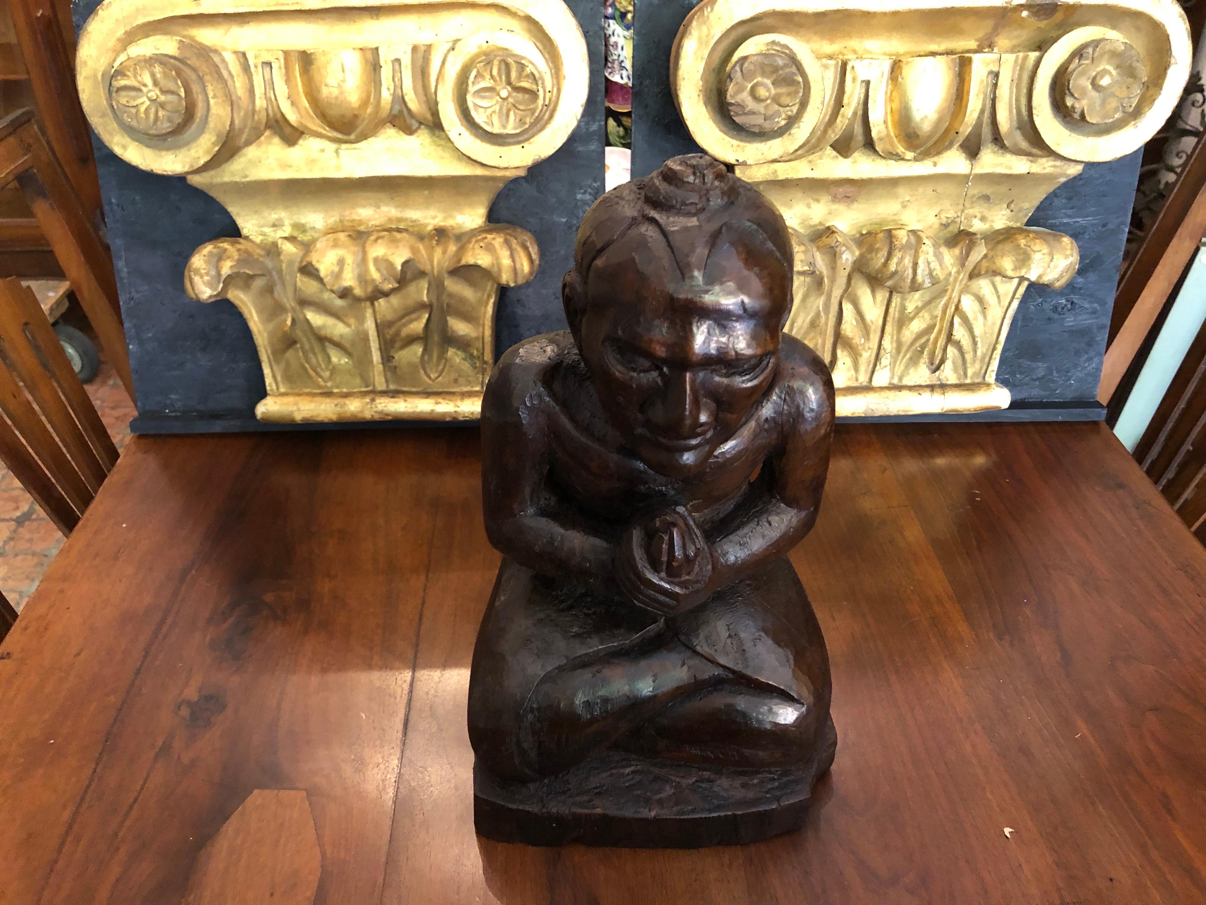 Sculpture orientale en bois sculpté de moine birman Début 1900 en vente 2