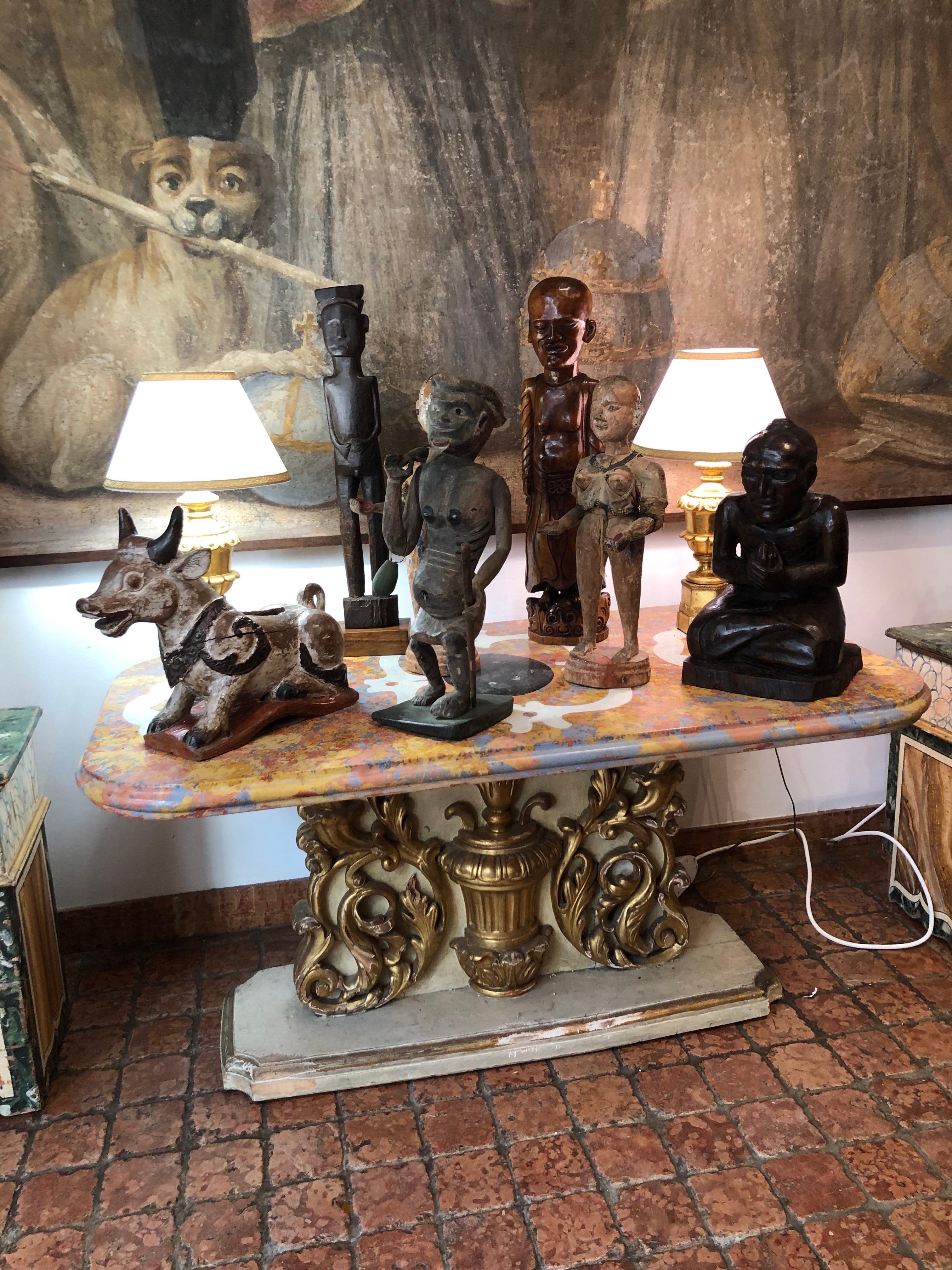 Nandi Cow Sculpture orientale indienne en bois sculpté et laqué 19e siècle en vente 2