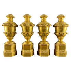 Finali Italiani Dorati in Legno Intagliato 1800 Set di Quattro Basi per Lampade