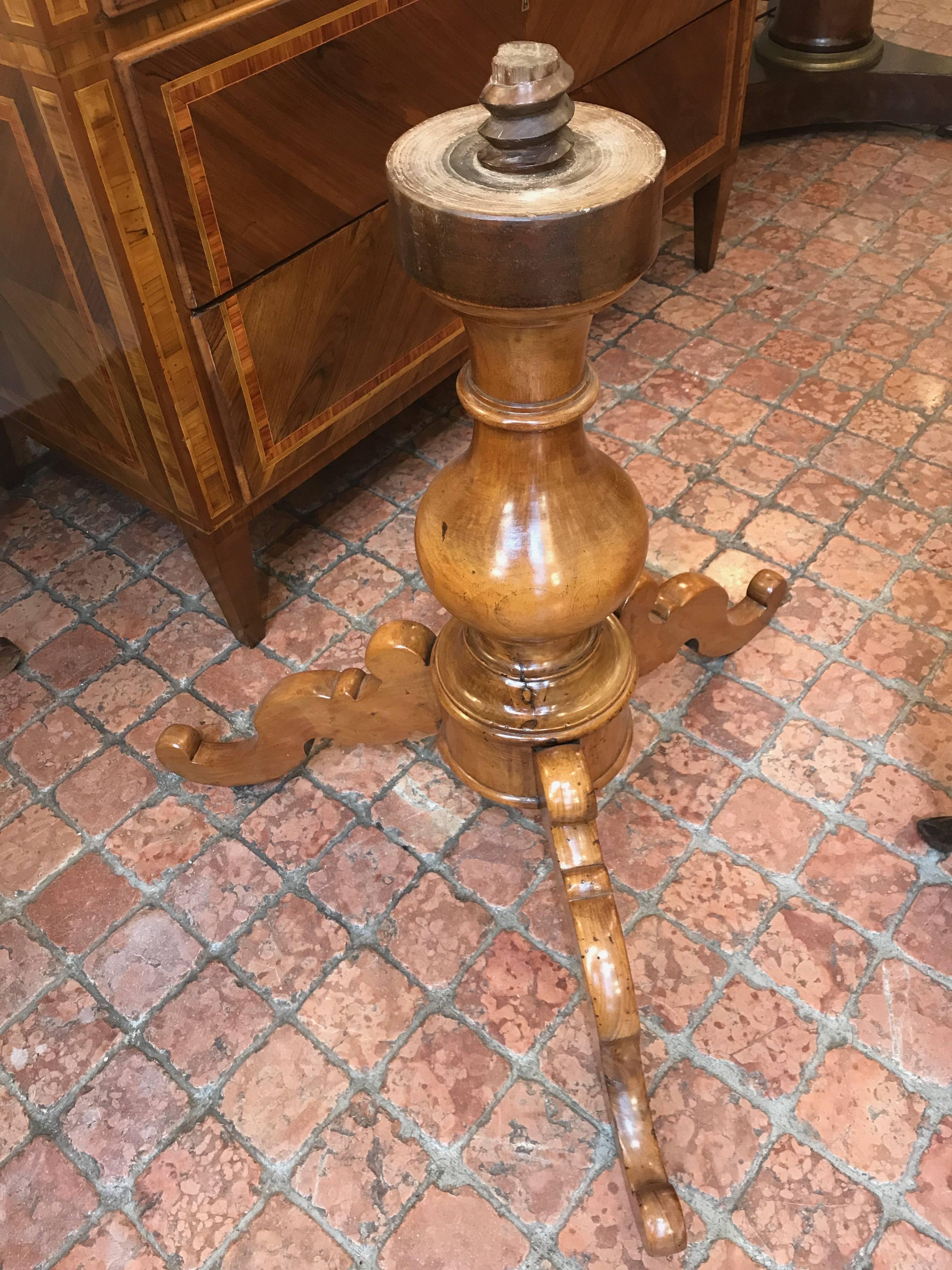 19th Century Italian Marquetry Center Circular  Table from Rolo  4