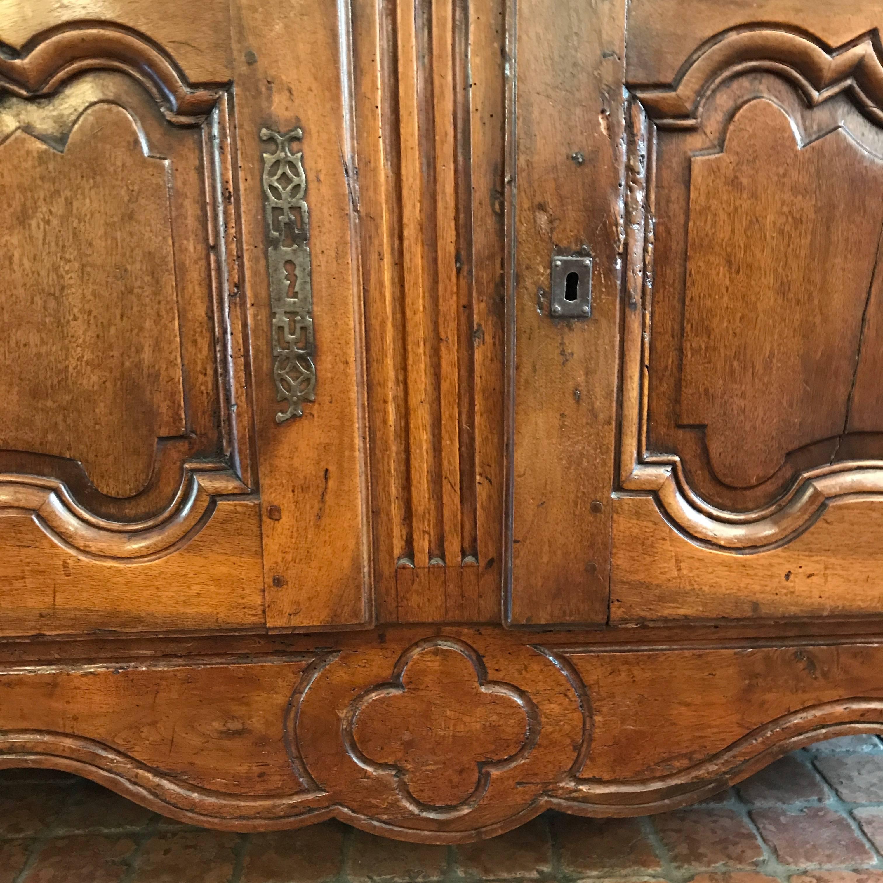 18th Century French Walnut Buffet Louis XV Provencal Two-Part Cupboard 10