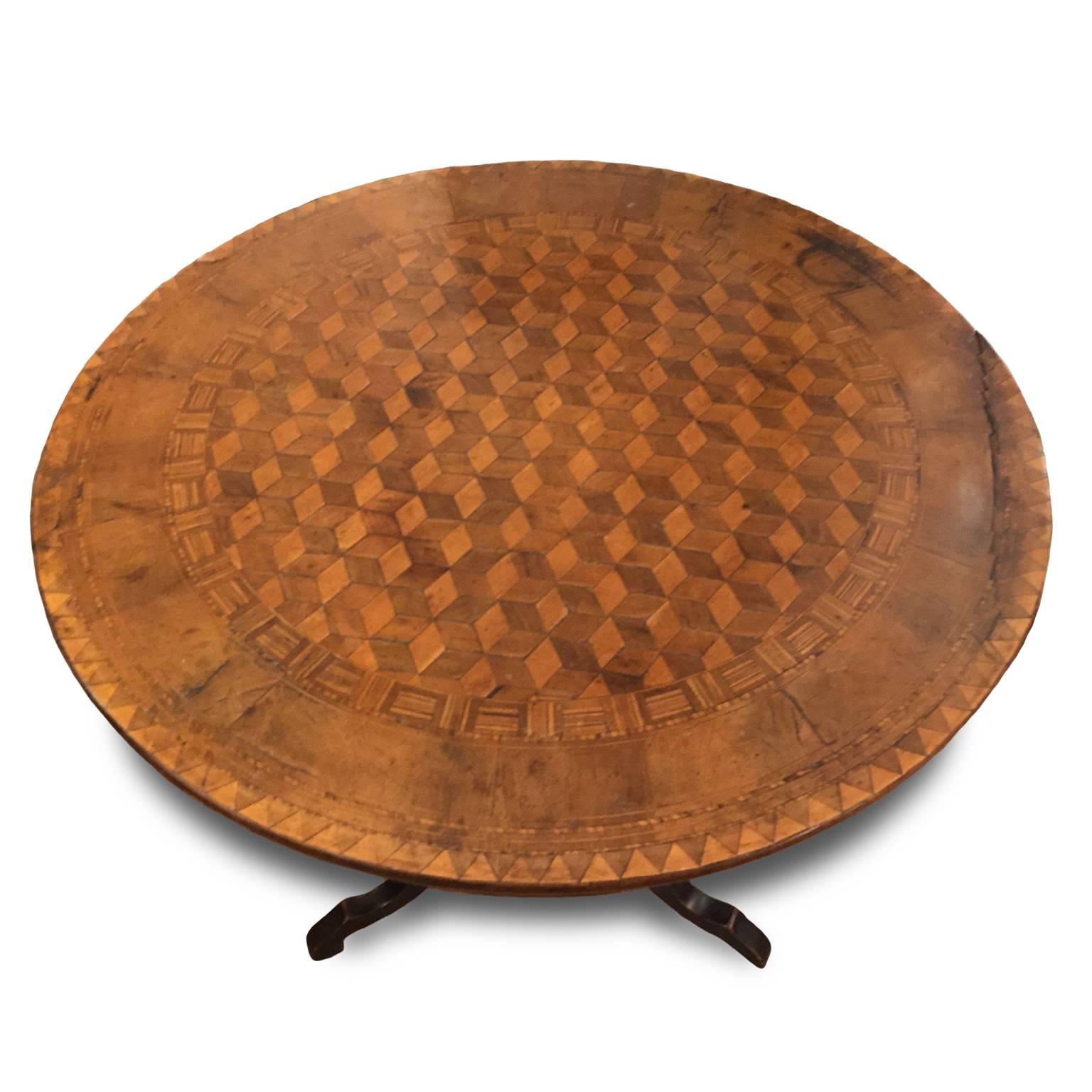Mid-19th Century Italian Marquetry Circular Centre Table from Rolo In Distressed Condition In Milan, IT