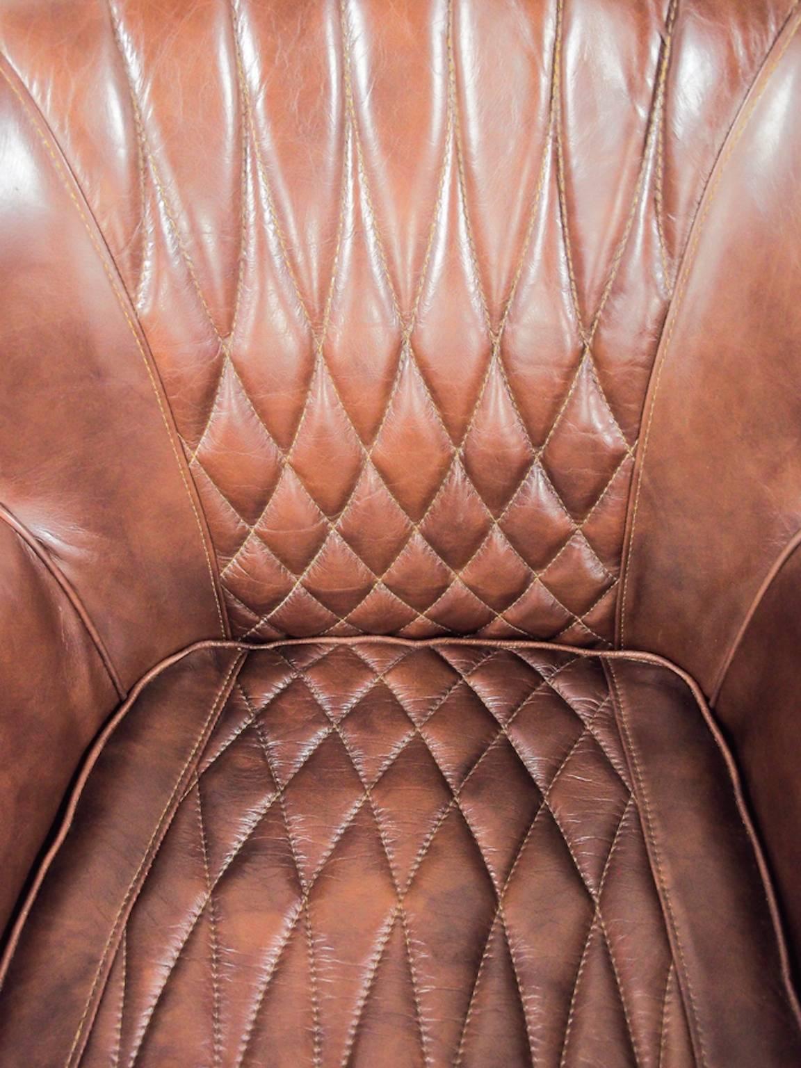 Late 20th Century Classic Brown Leather Quilted Club Chair In Excellent Condition In Madrid, ES