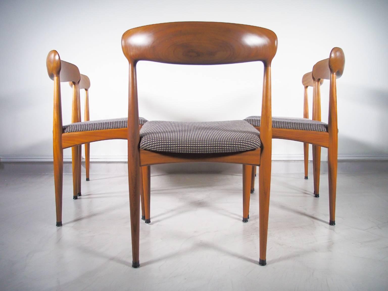 Mid-Century Modern Set of Six Johannes Andersen Teak Dining Chairs