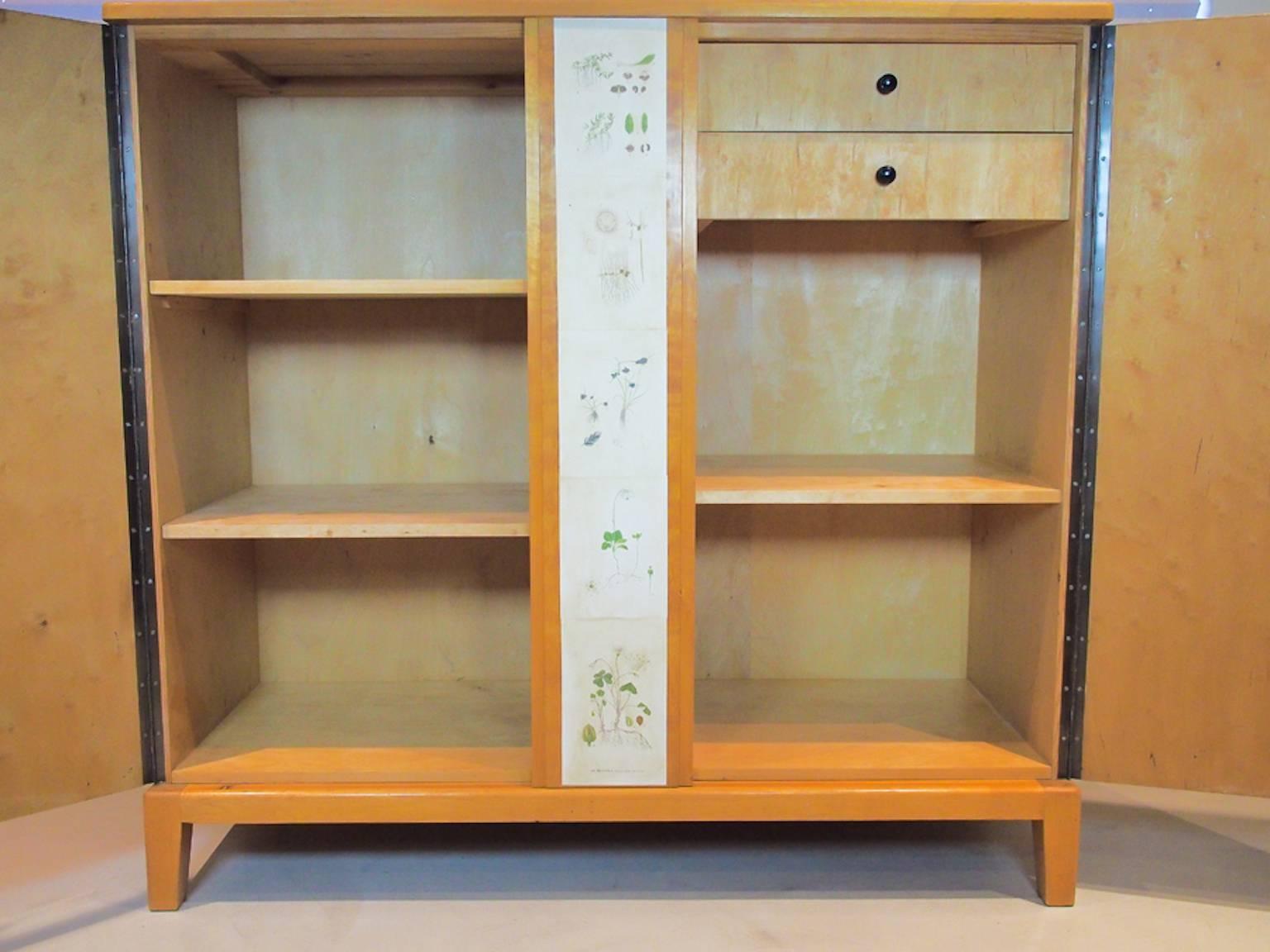 Swedish Wooden Cabinet with Nordern Flora Illustrations by C.A. Lindman In Good Condition In Madrid, ES