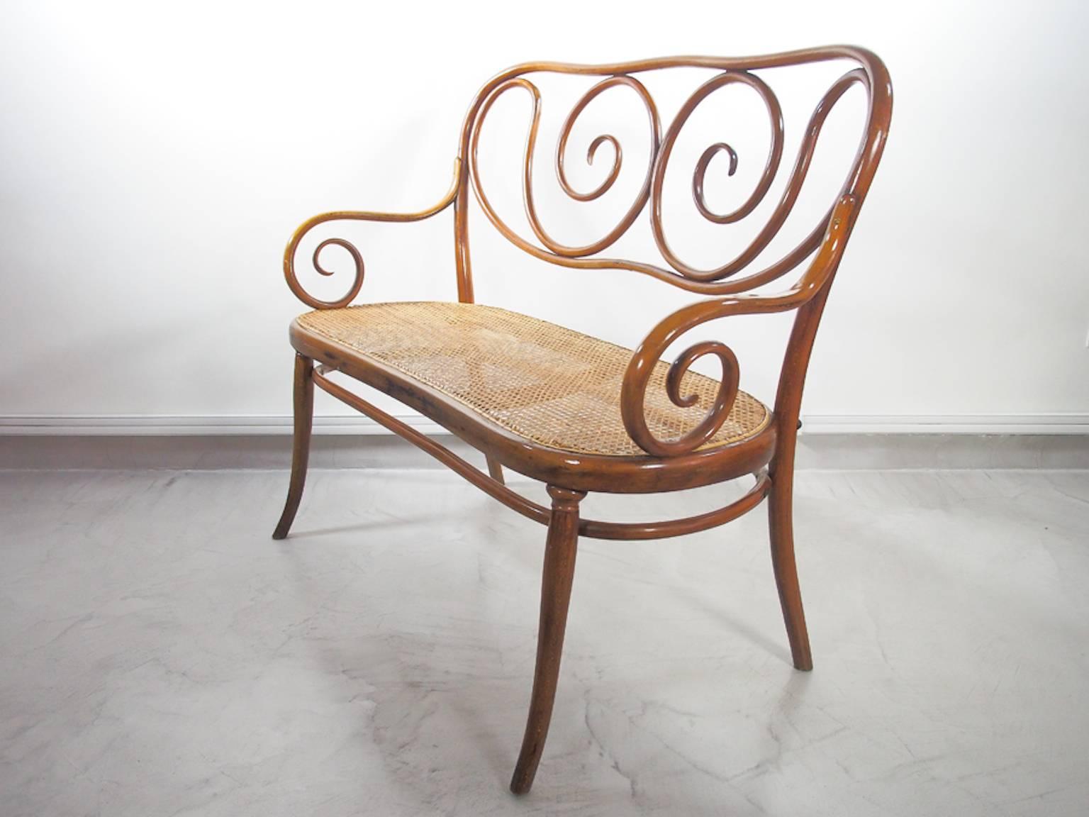 thonet settee