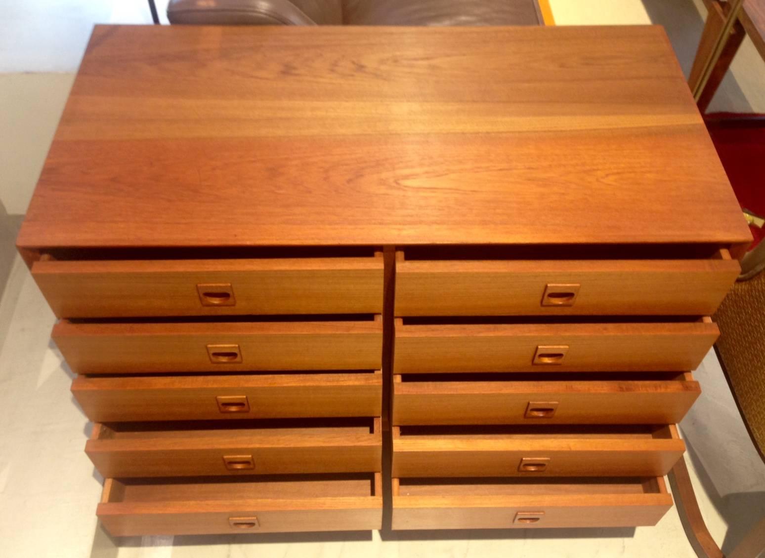 dressers with metal legs