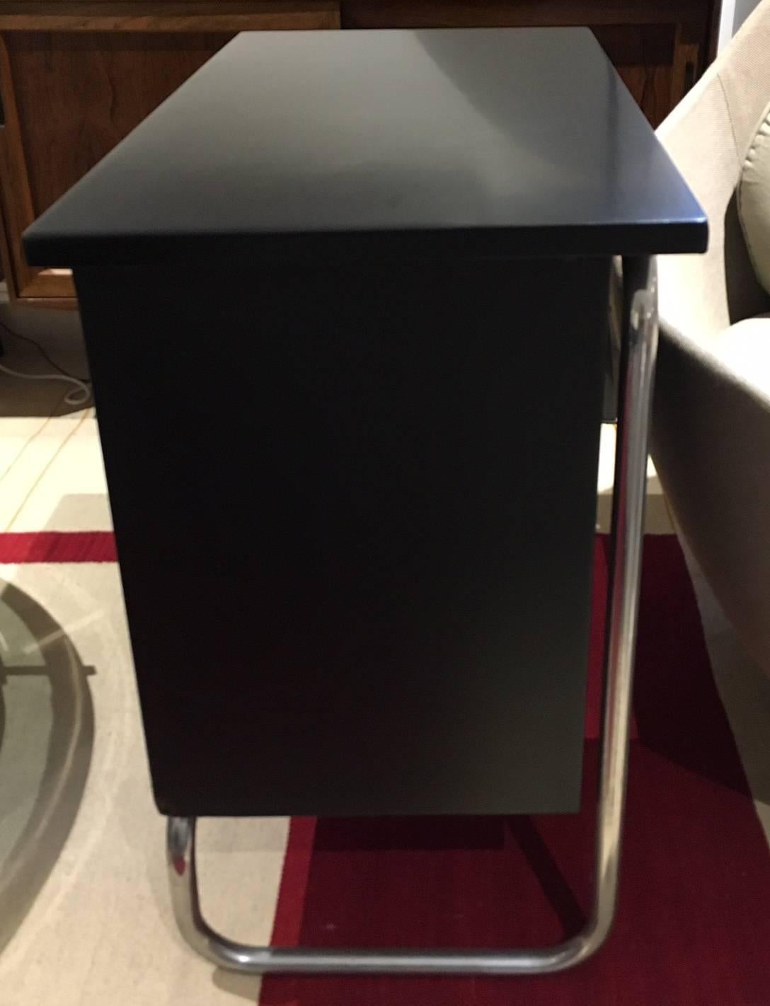 Black Lacquered Wood Desk with Tubular Steel Frame, circa 1935 In Fair Condition In Madrid, ES