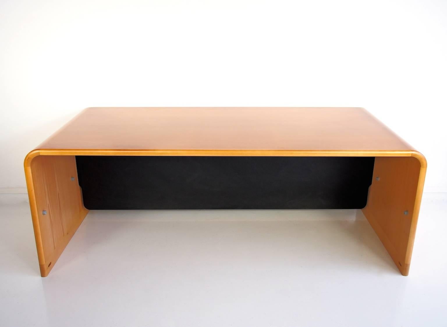 Rud Thygesen & Johnny Sorensen Beech Desk by Magnus Olesen In Good Condition In Madrid, ES