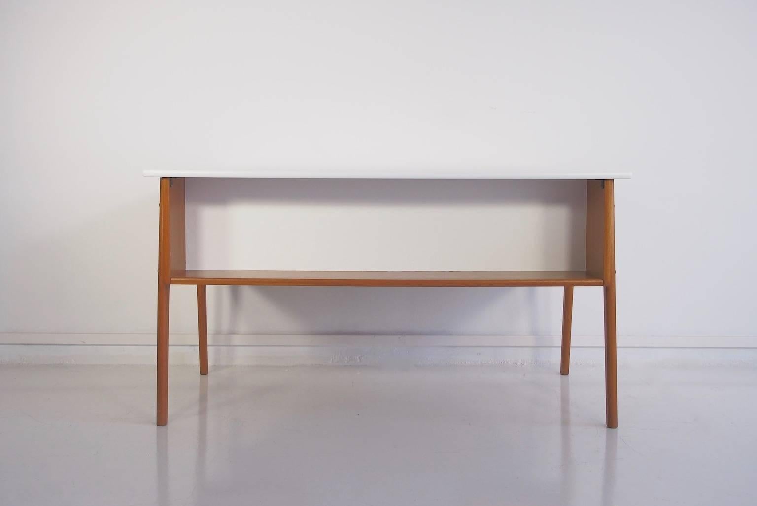Mid-20th Century Modern Oak Writing Desk with White Tabletop 3