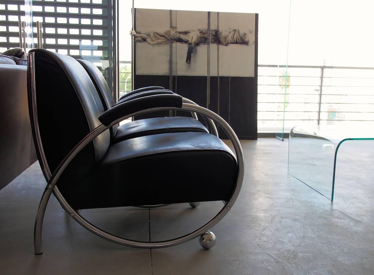 Pair of Chrome and Black Leather Bauhaus Lounge Chairs, circa 1950s 3