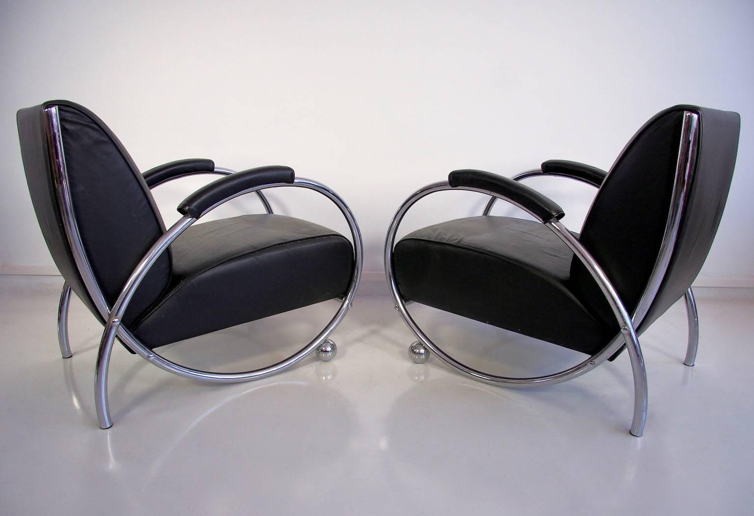 German Pair of Chrome and Black Leather Bauhaus Lounge Chairs, circa 1950s