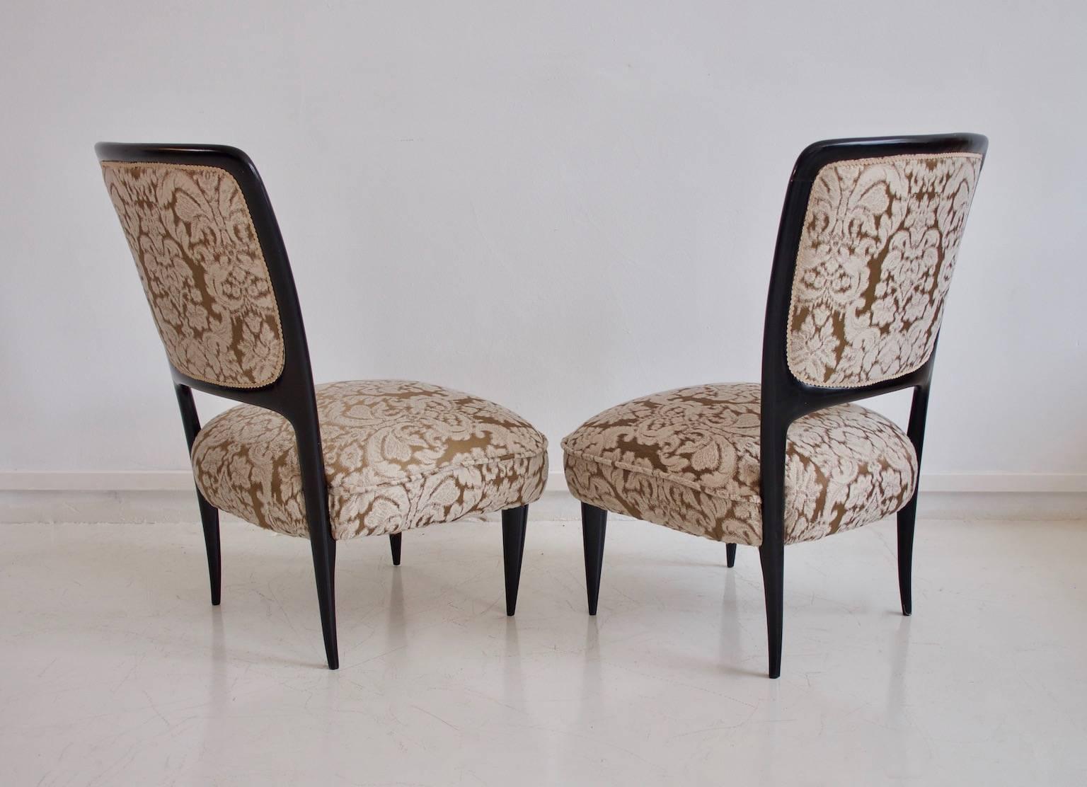 Pair of Handmade Italian Mahogany Chairs with Low Seat In Excellent Condition In Madrid, ES