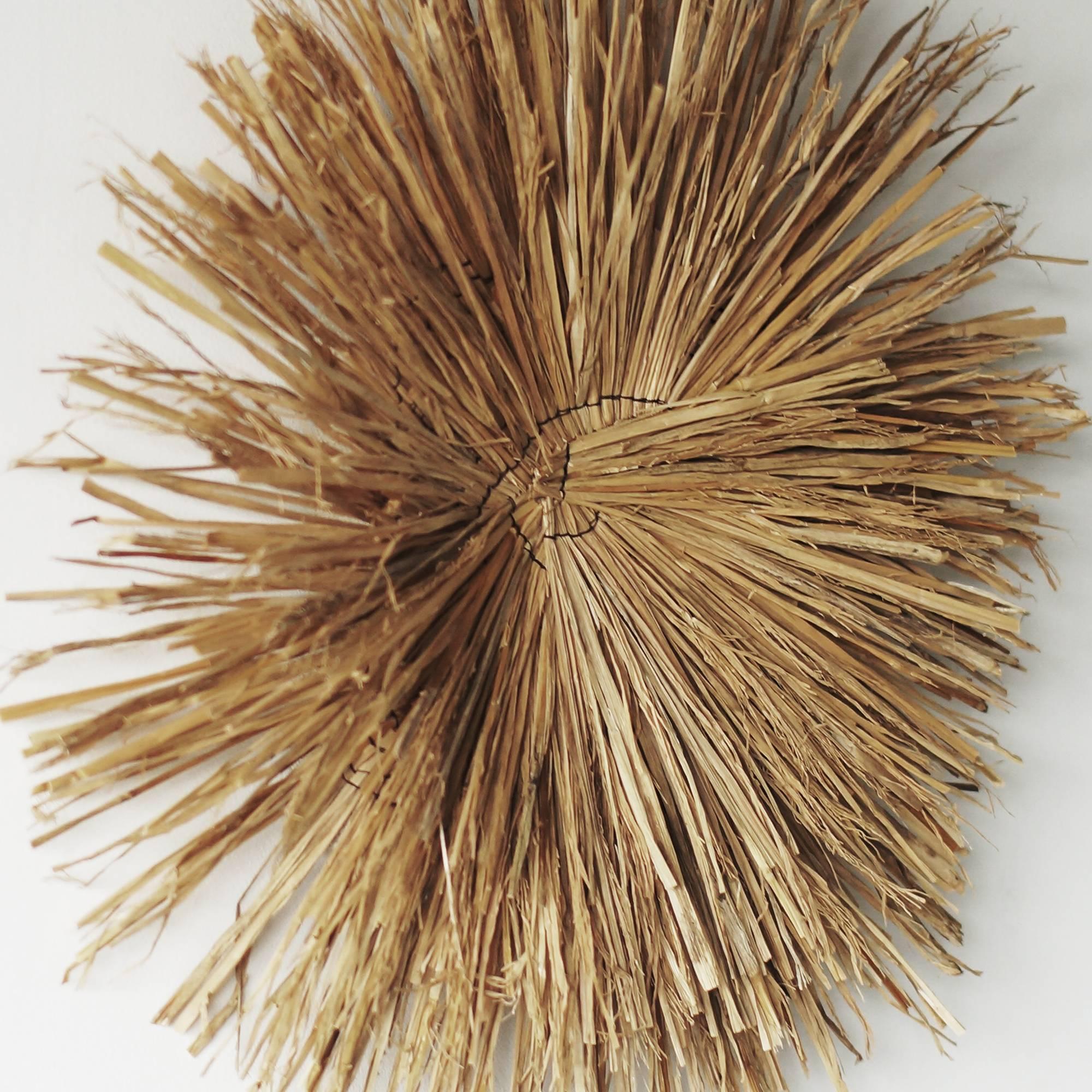 Hand-sewed straw art by Arko. This work has the feelings of contemporary primitive art, tribal art, contemporary craft art, created with the respect for wild nature.
Arko is a finalist of the Loewe craft prize 2018