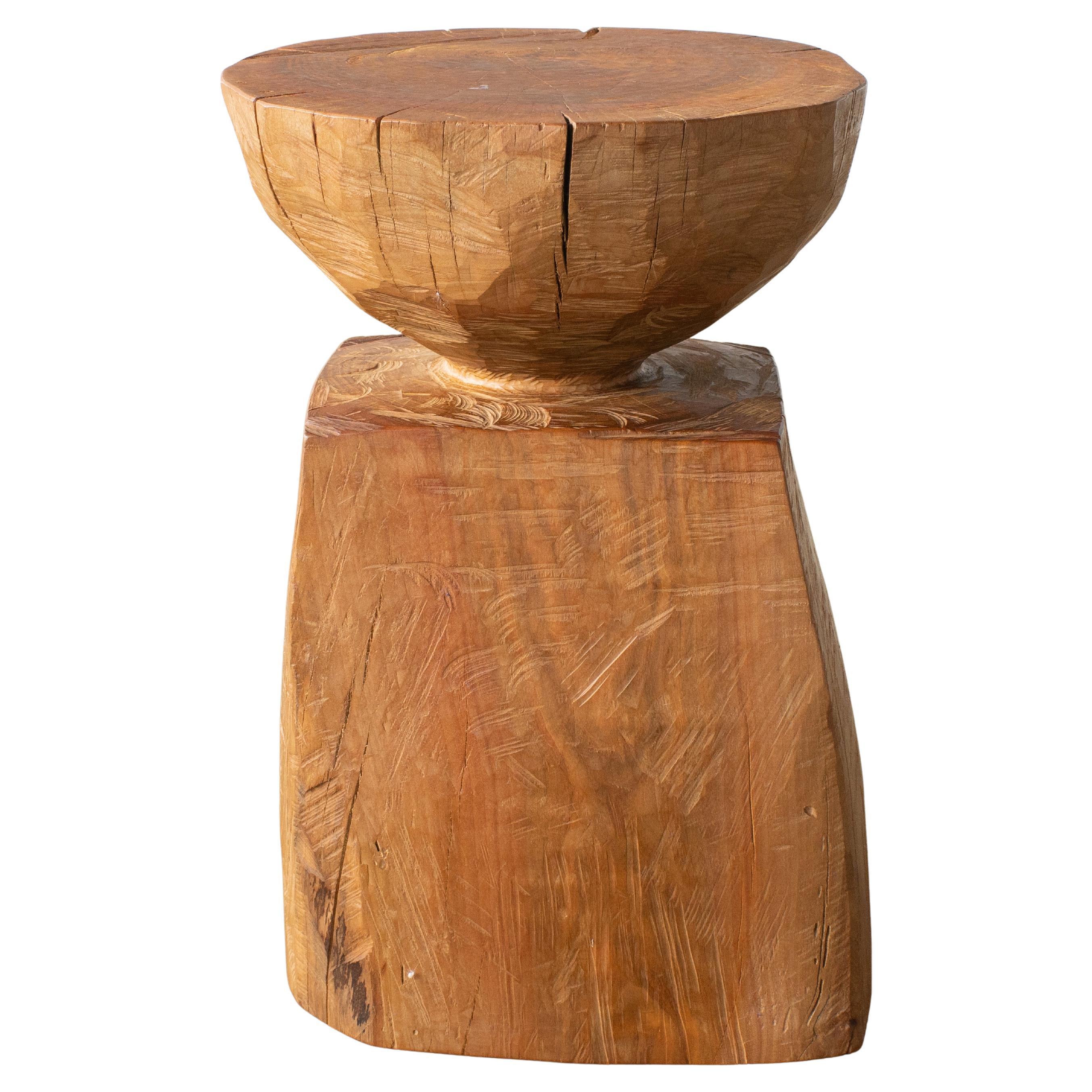 Hiroyuki Nishimura y Zogei Furniture Taburete escultórico de madera11 Tribal Glamping