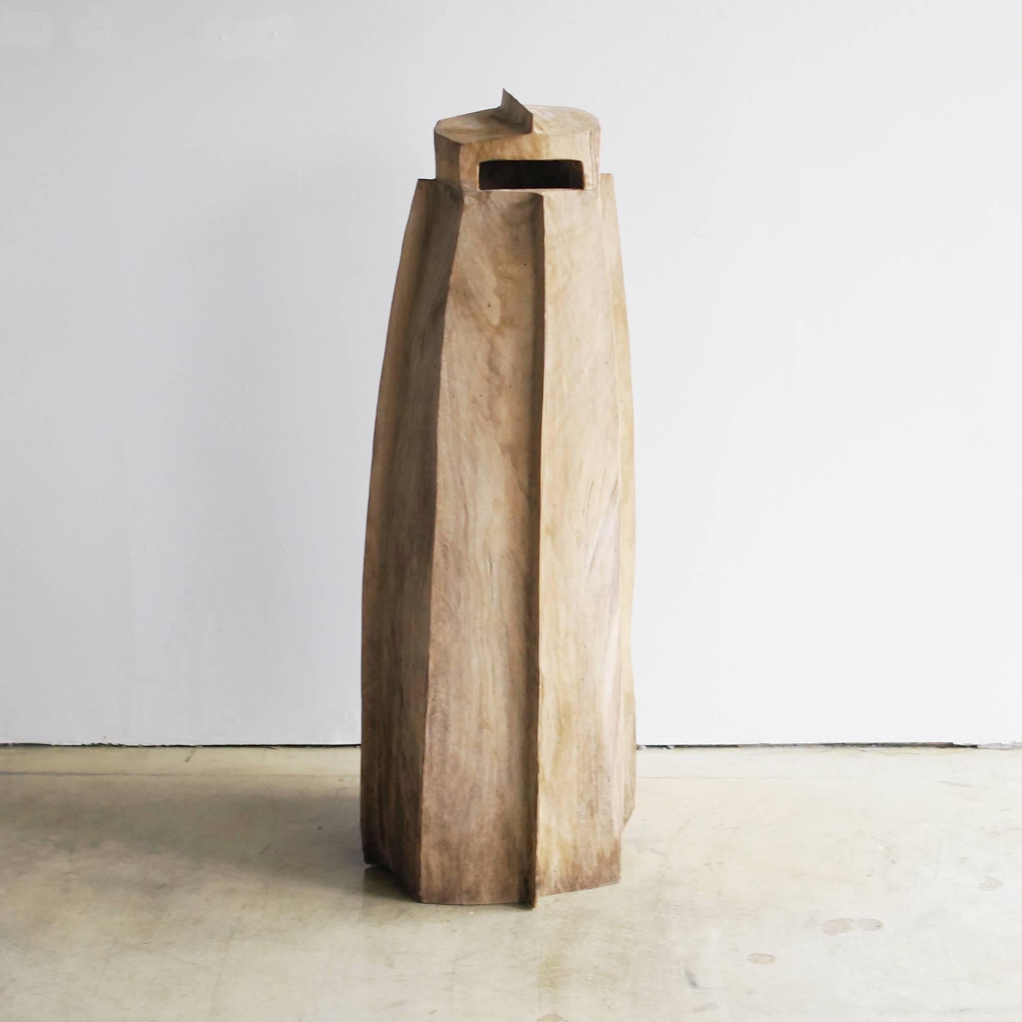 Casa guadix.
Sculpture de Hiroyuki Nishimura.
Matériau : Camphre.
Cette œuvre est taillée dans le bois avec des sortes de tronçonneuses.
 