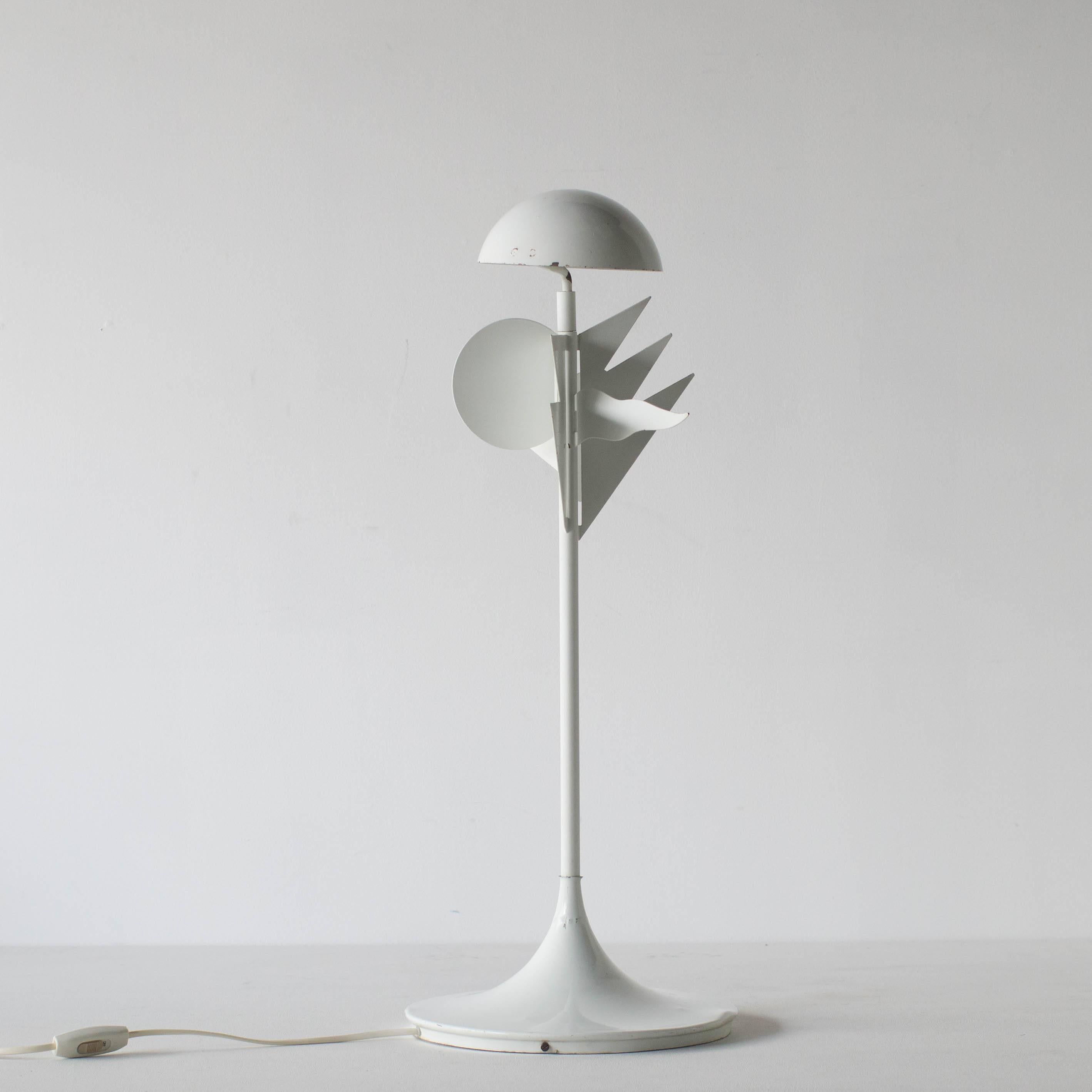 Papalina Tischlampe Alessandro Mendini. Entworfen 1983 für Eleusi. 
Lampe schwer zu finden.