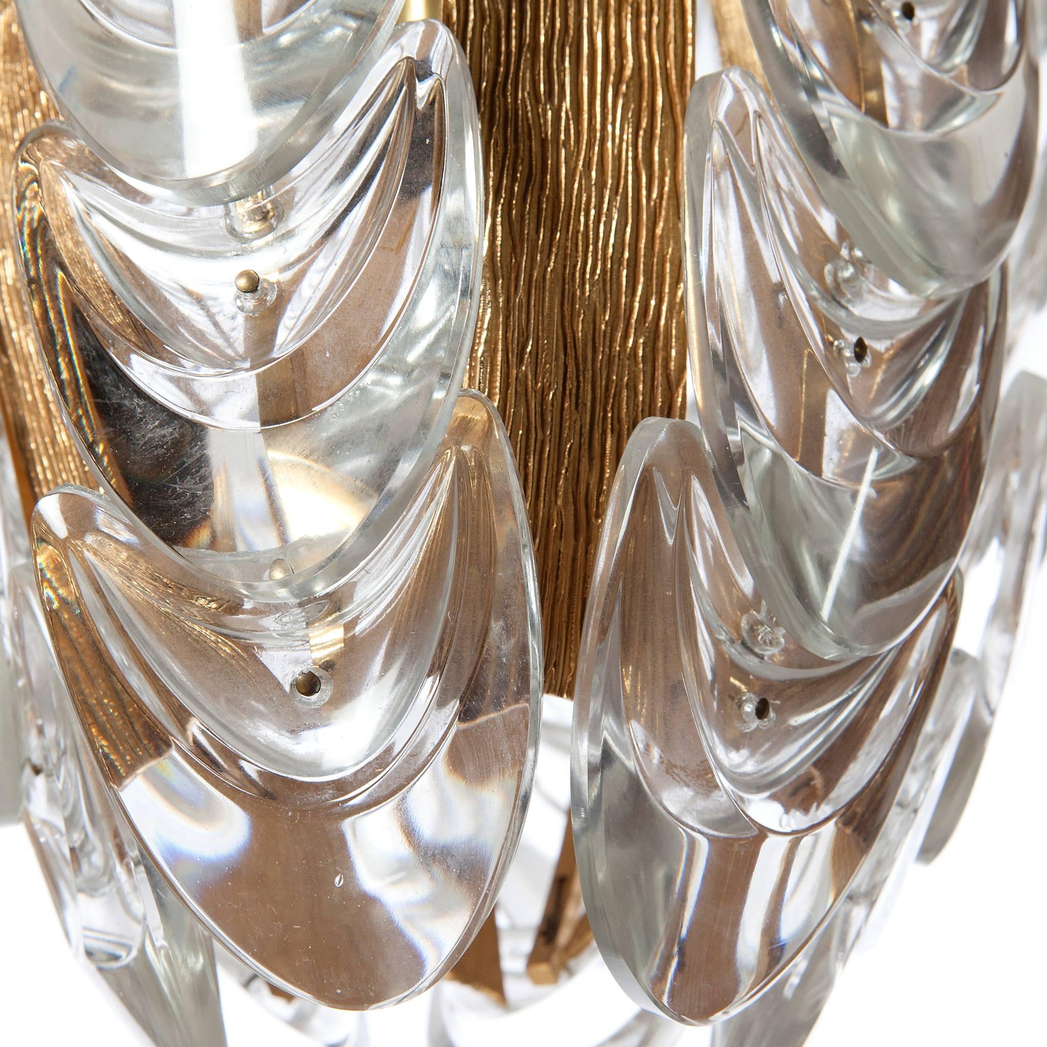 Dorato Palwa 1960, elegante lampada a sospensione in vetro e ottone in vendita