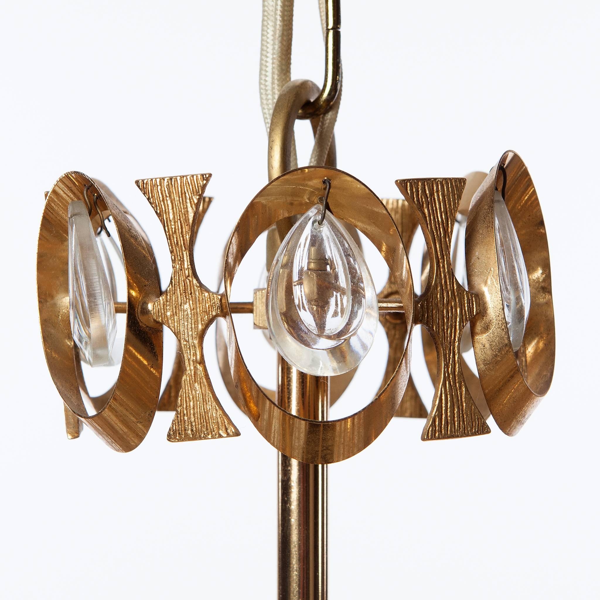 Allemand Lustre PALWA à huit lumières des années 1960, en laiton plaqué or et cristal en vente