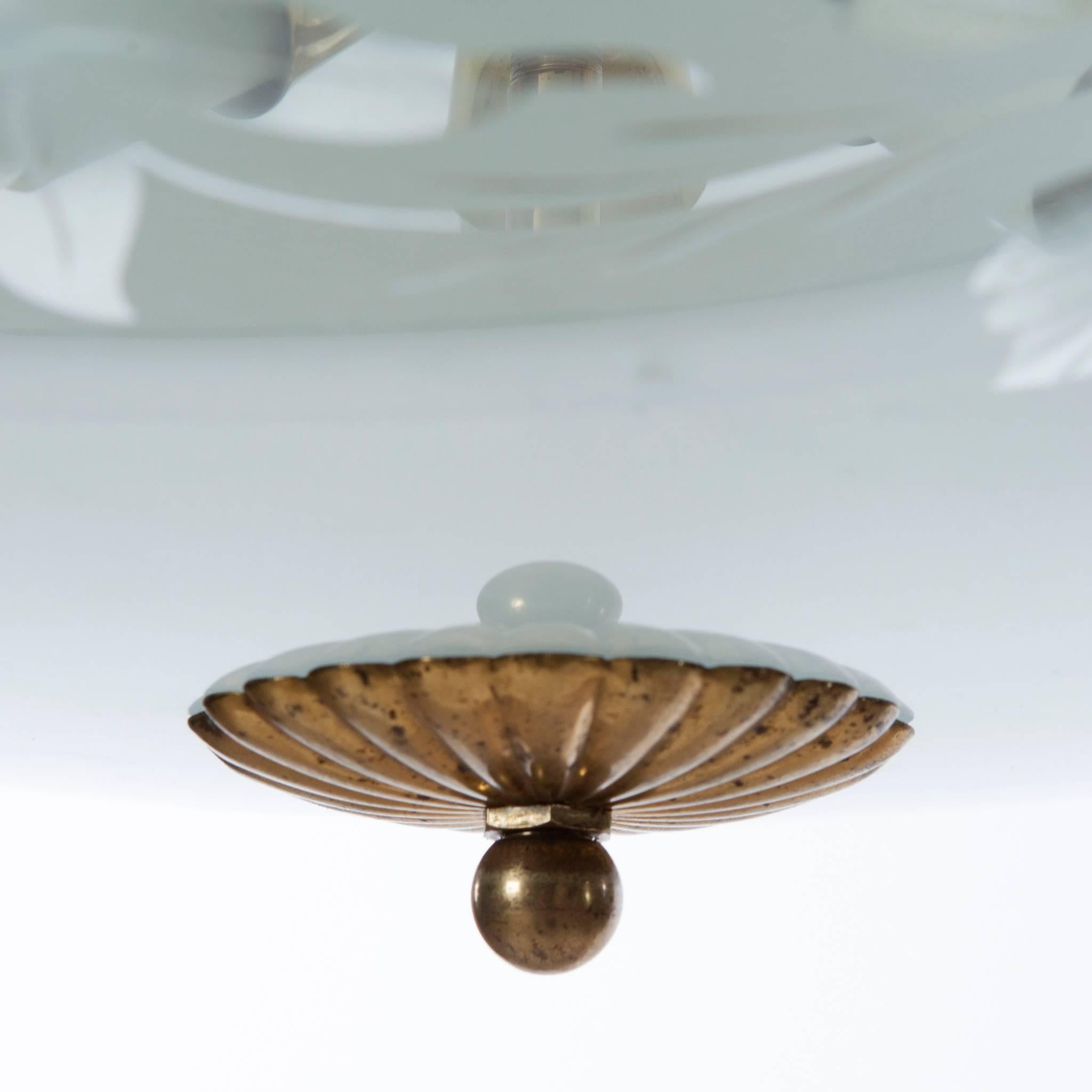 Mid-Century Modern 1940s Three-Light Brass and Glass Pendant by Fontana Attributed to Pietro Chiesa