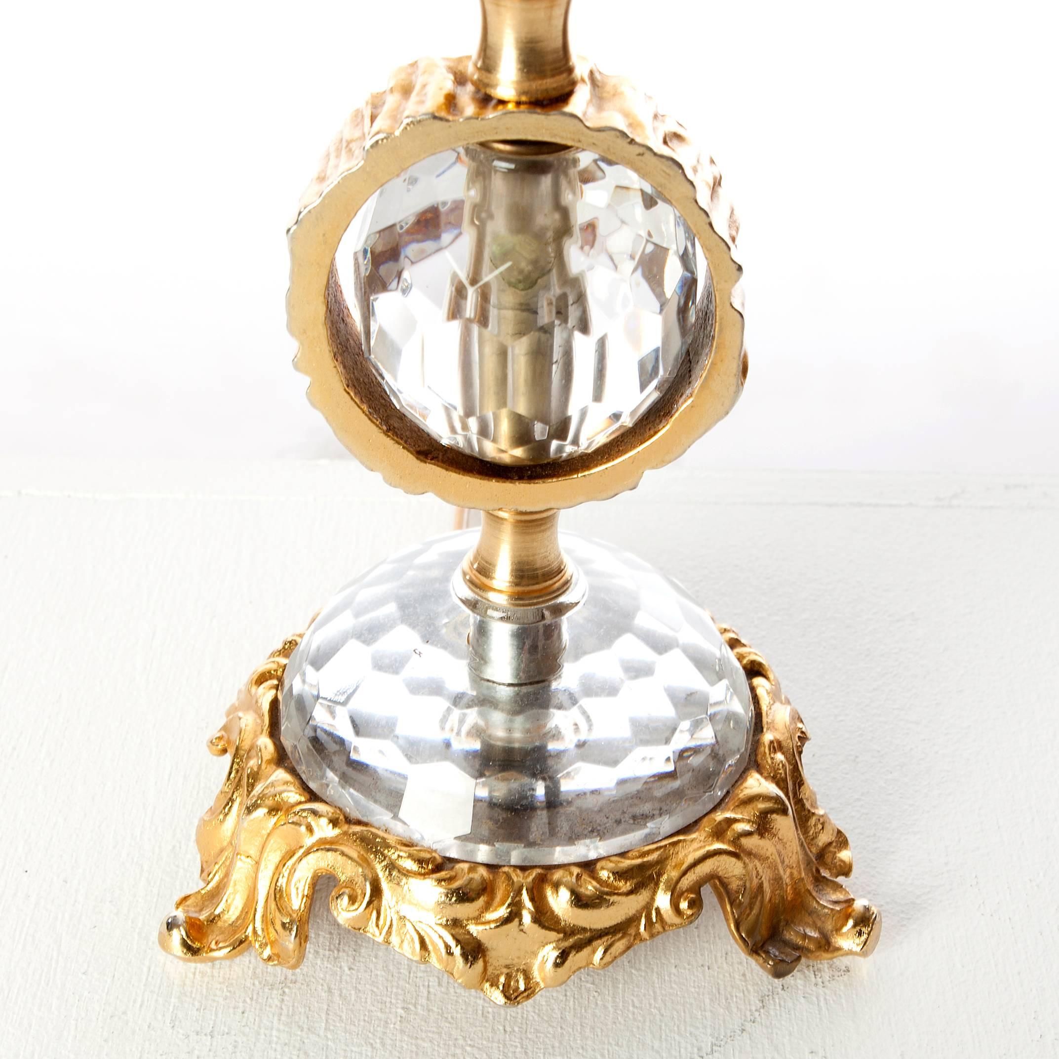 Mid-Century Modern 1970's Elegant Brass and Glass table lamp in style of Sciolari For Sale
