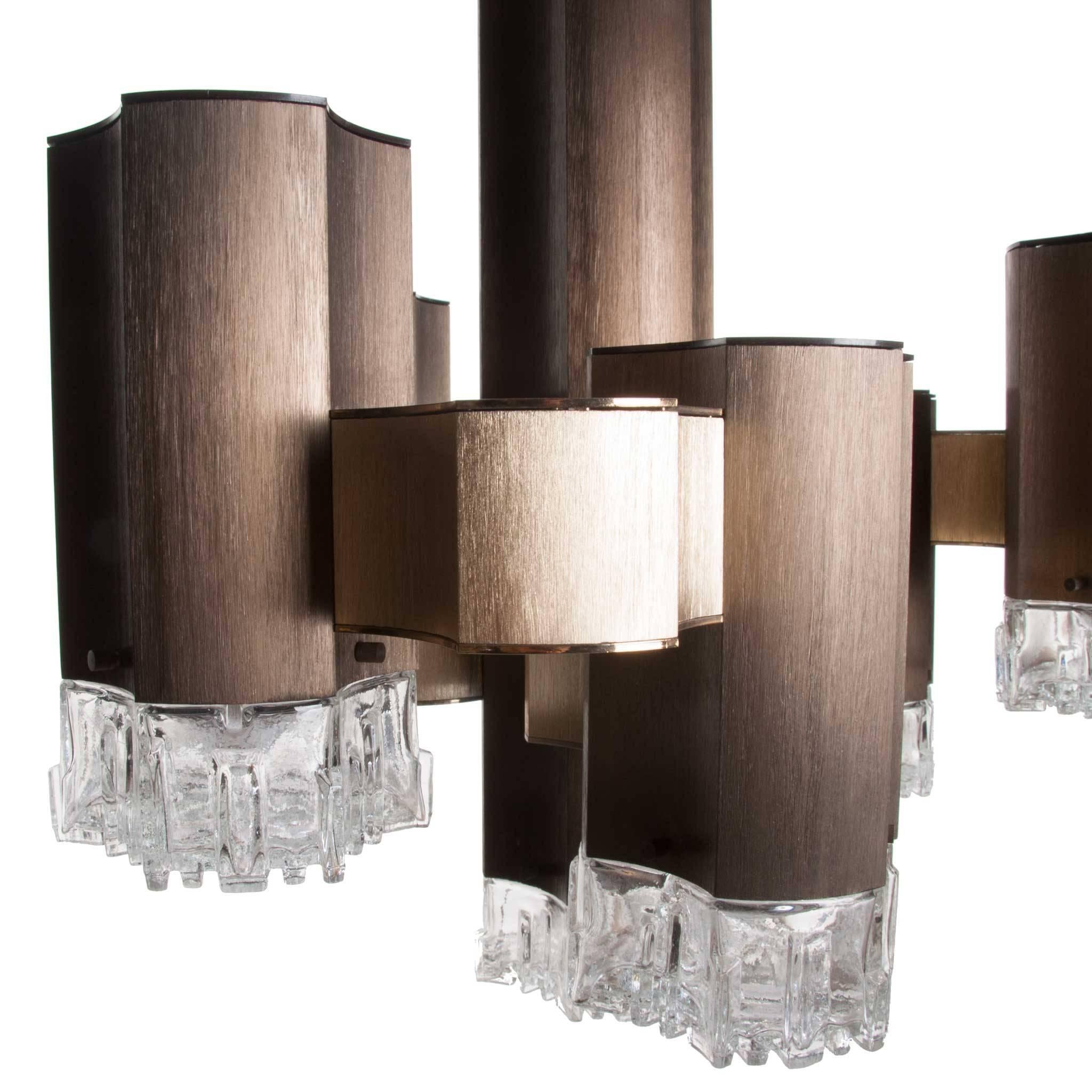 Italian 1970s Gold Aluminium and Glass Seven-Light Chandelier by Sciolari For Sale