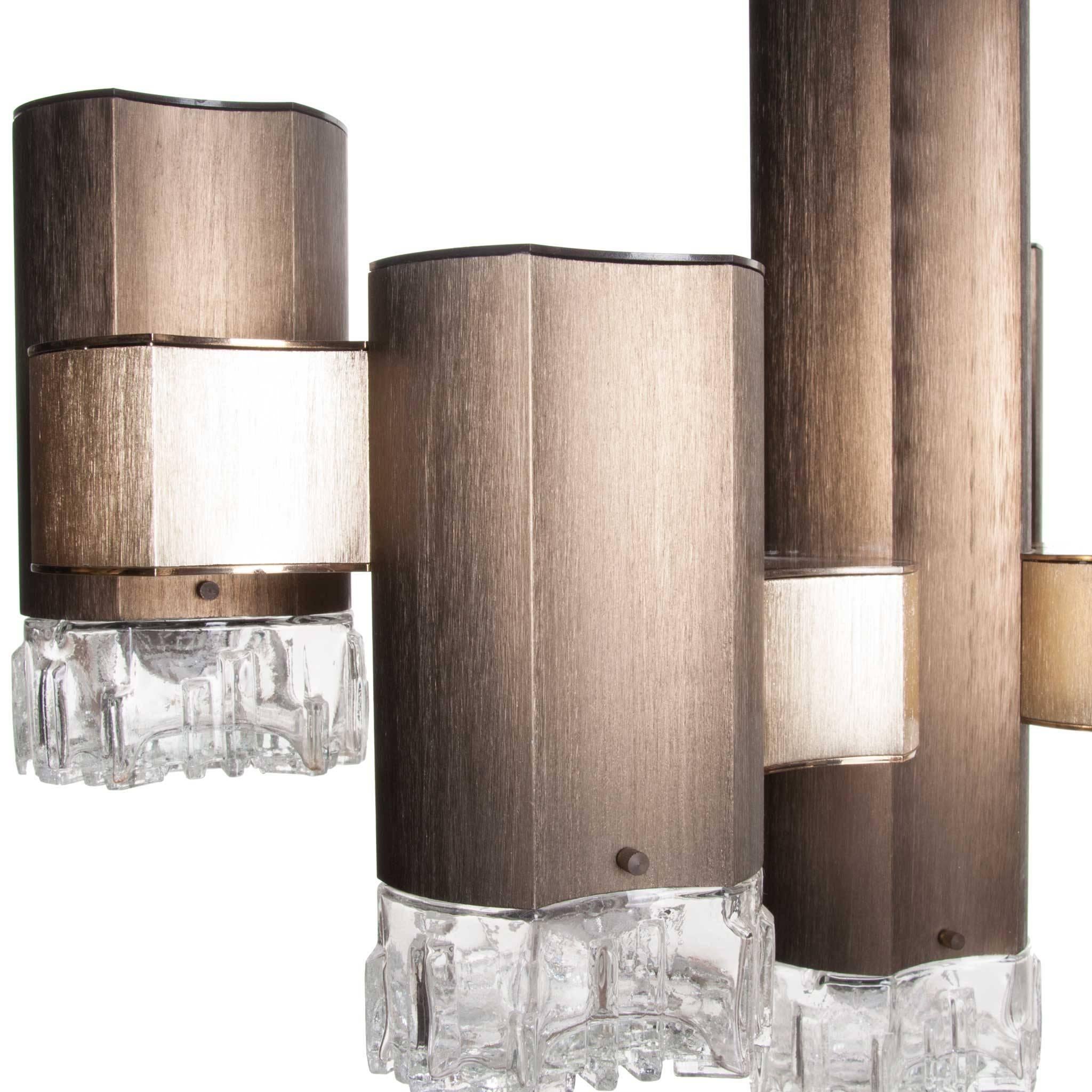 1970s Gold Aluminium and Glass Seven-Light Chandelier by Sciolari For Sale 2