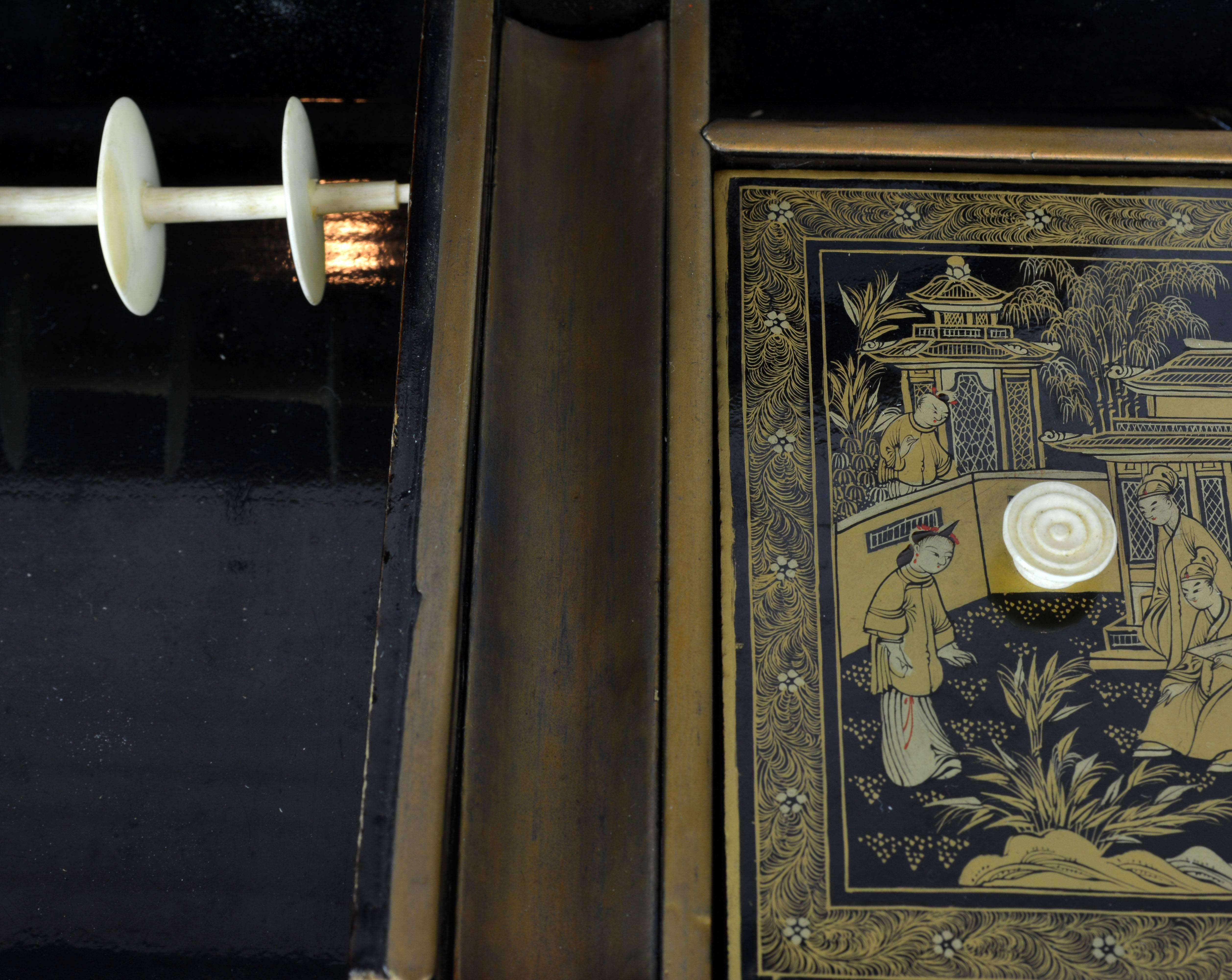 19th Century Chinese Export Richly Gilt Decorated Lacquer Sewing Box and Cover 1