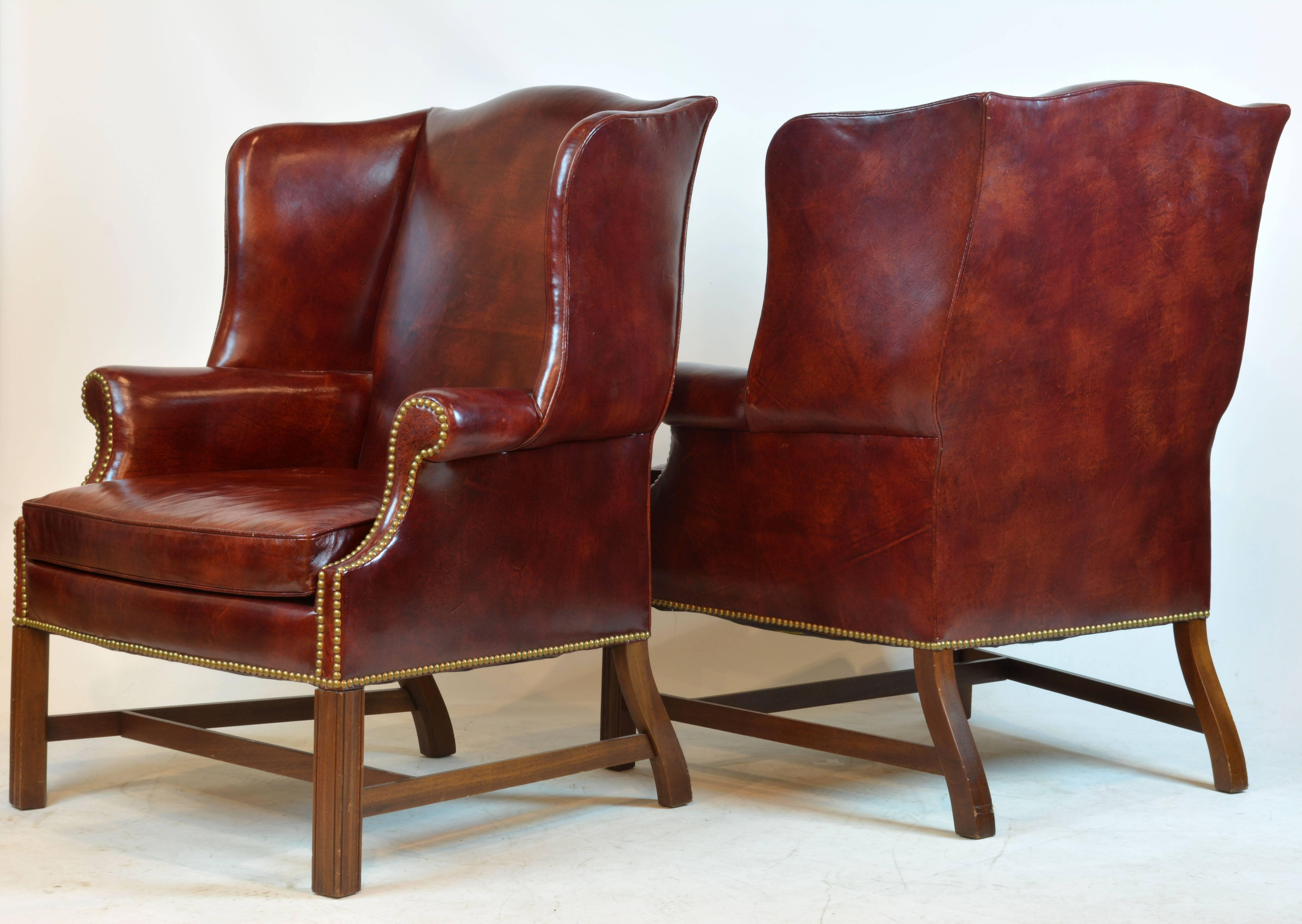 Pair of Comfortable Vintage George III Style Leather Covered Wingback Chairs In Good Condition In Ft. Lauderdale, FL