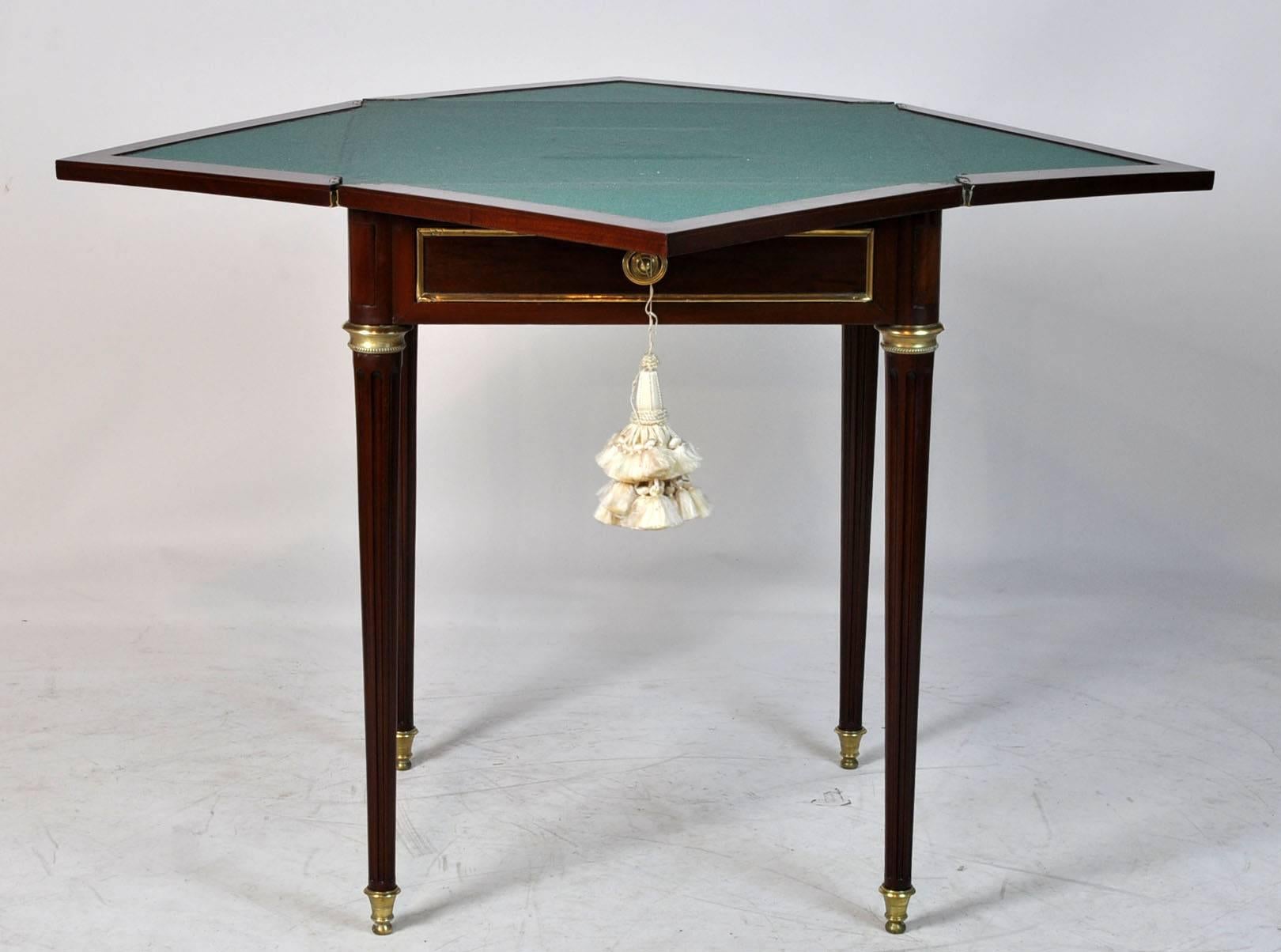 French Louis XVI Style Two-Drawer Handkerchief Game Table with Felt Interior In Excellent Condition In Ft. Lauderdale, FL