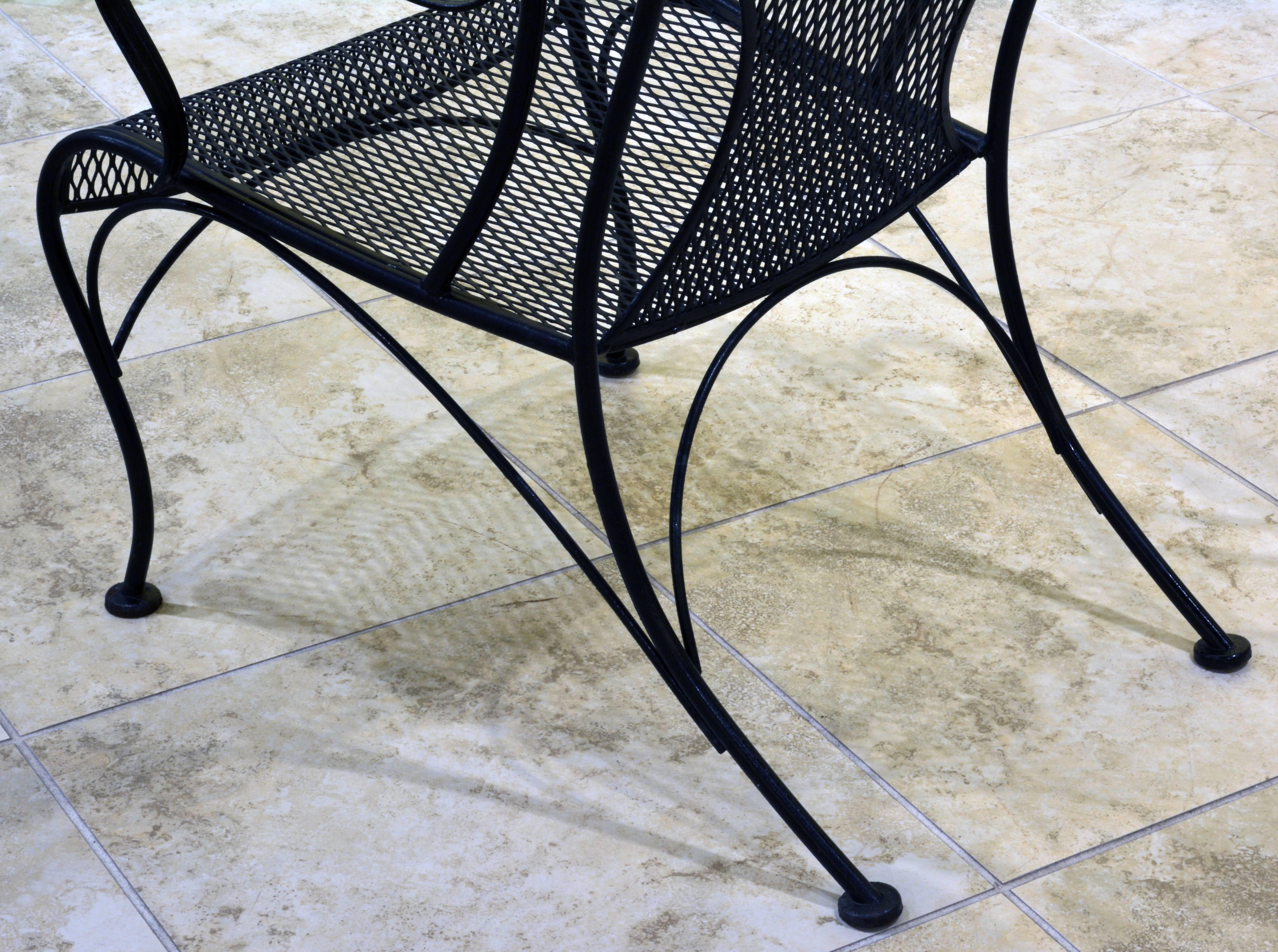 Pair of Woodard Mid-Century Hollywood Regency Wrought Iron and Mesh Patio Chairs In Good Condition In Ft. Lauderdale, FL