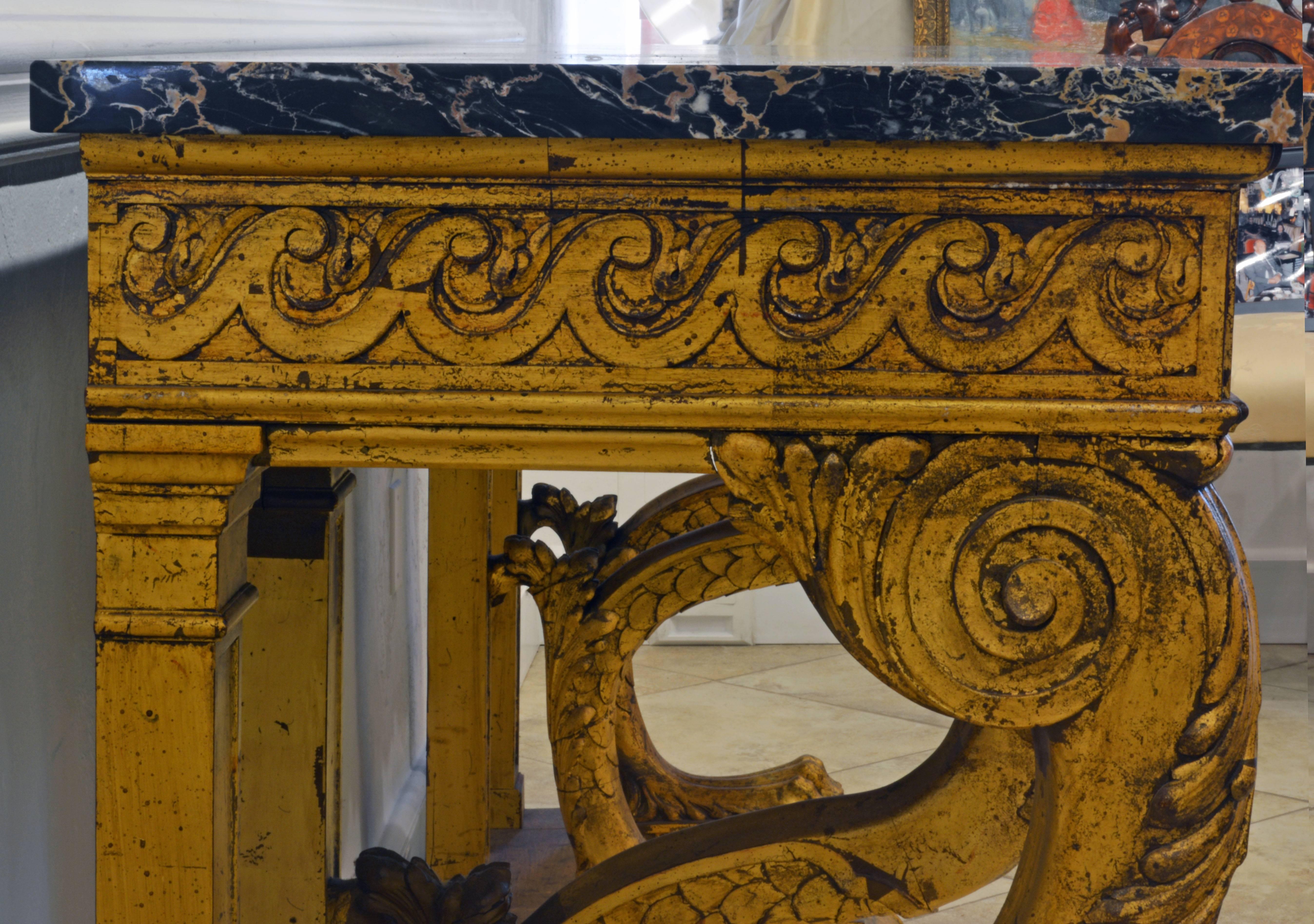 Palatial Early 20th Century Italian Carved Giltwood and Marble-Top Console Table 4