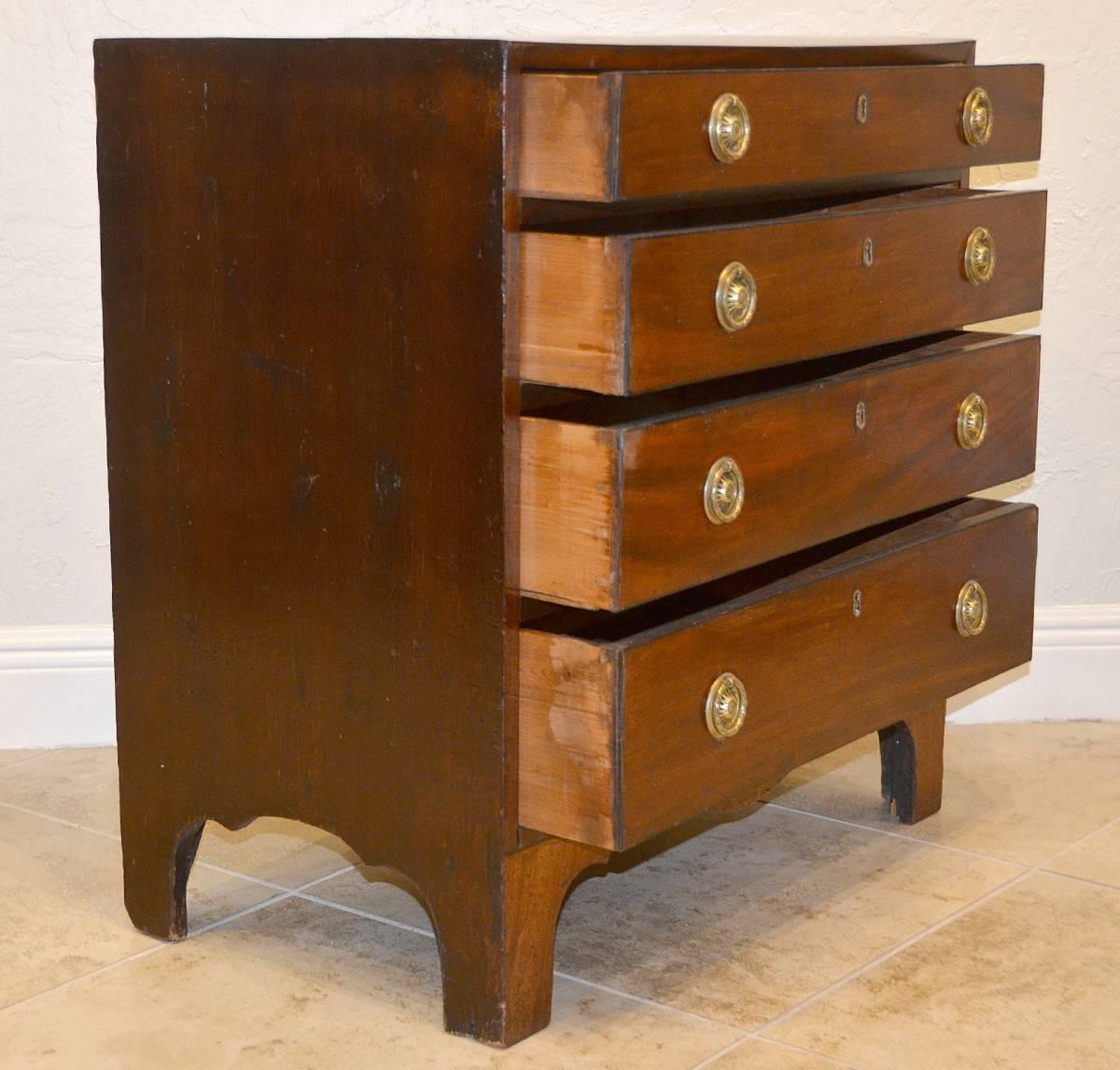 Georgian mahogany rare size four-drawer chest. Banded top with string inlay, English, circa 1800. Great condition. 