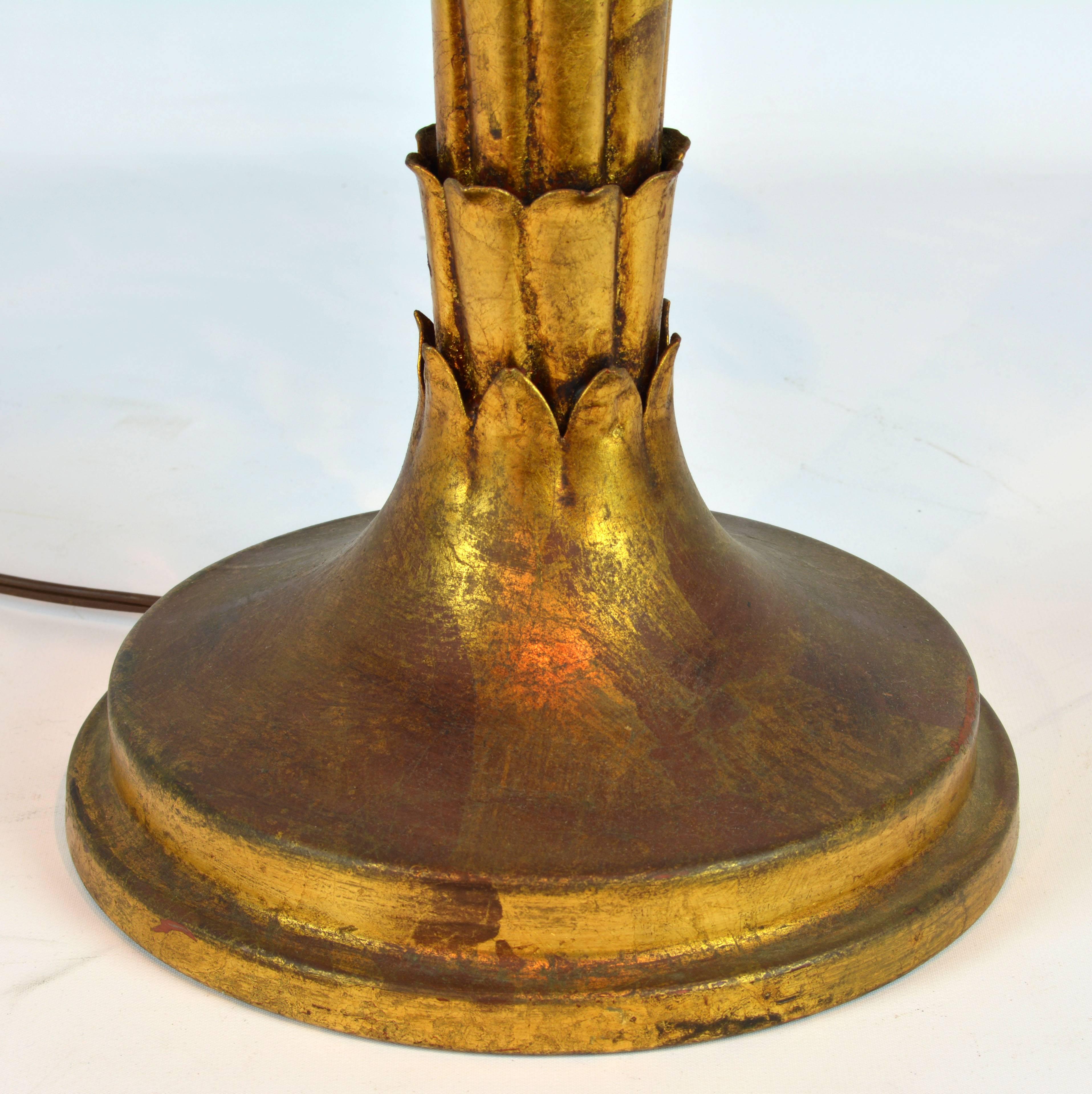 Mid-Century Hollywood Regency Style Gilt Tole Palm Design Table Lamp 3