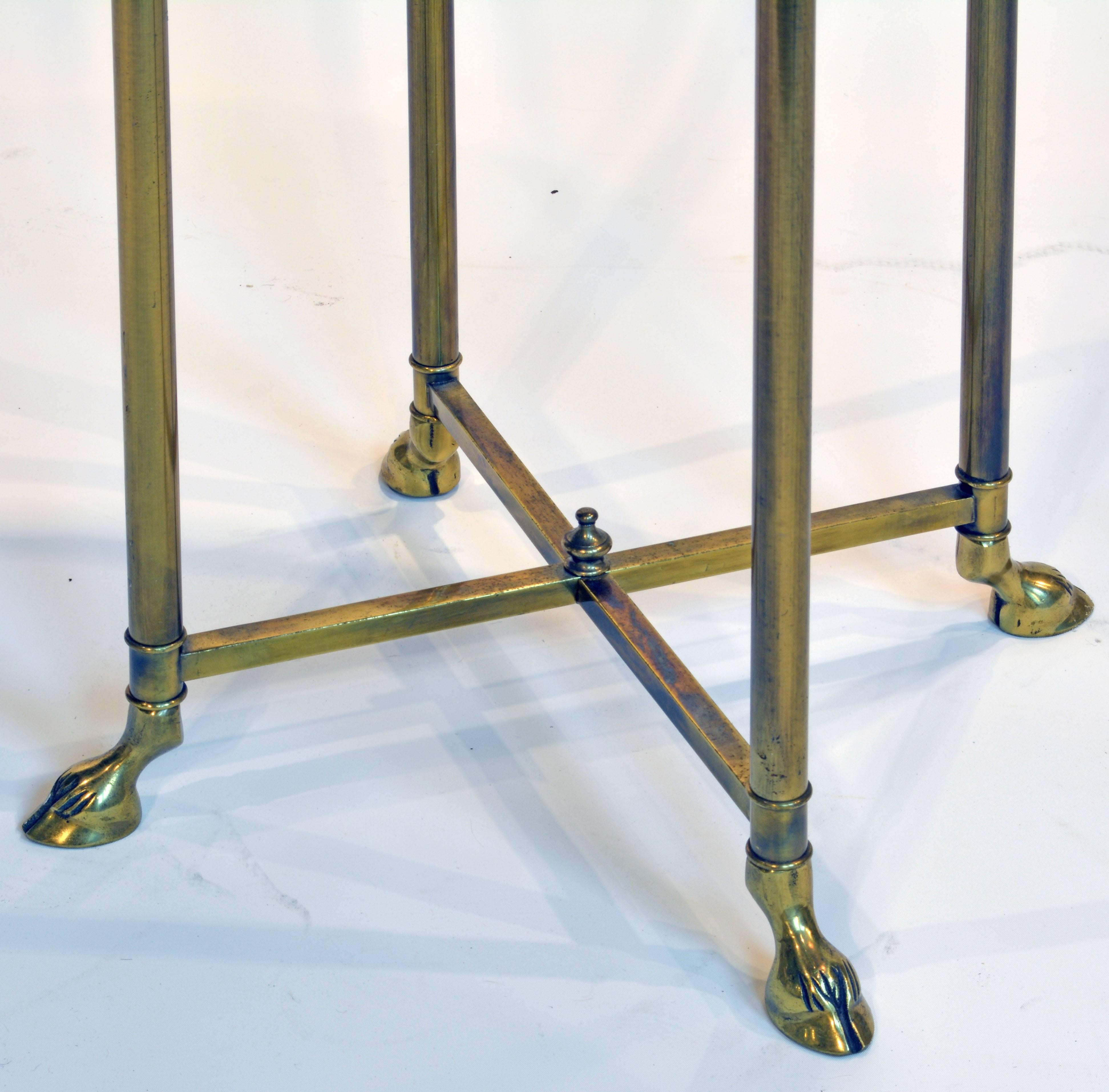 Elegant Maison Jansen Style Hollywood Regency Brass Plant Stand with Hoof Feet In Good Condition In Ft. Lauderdale, FL